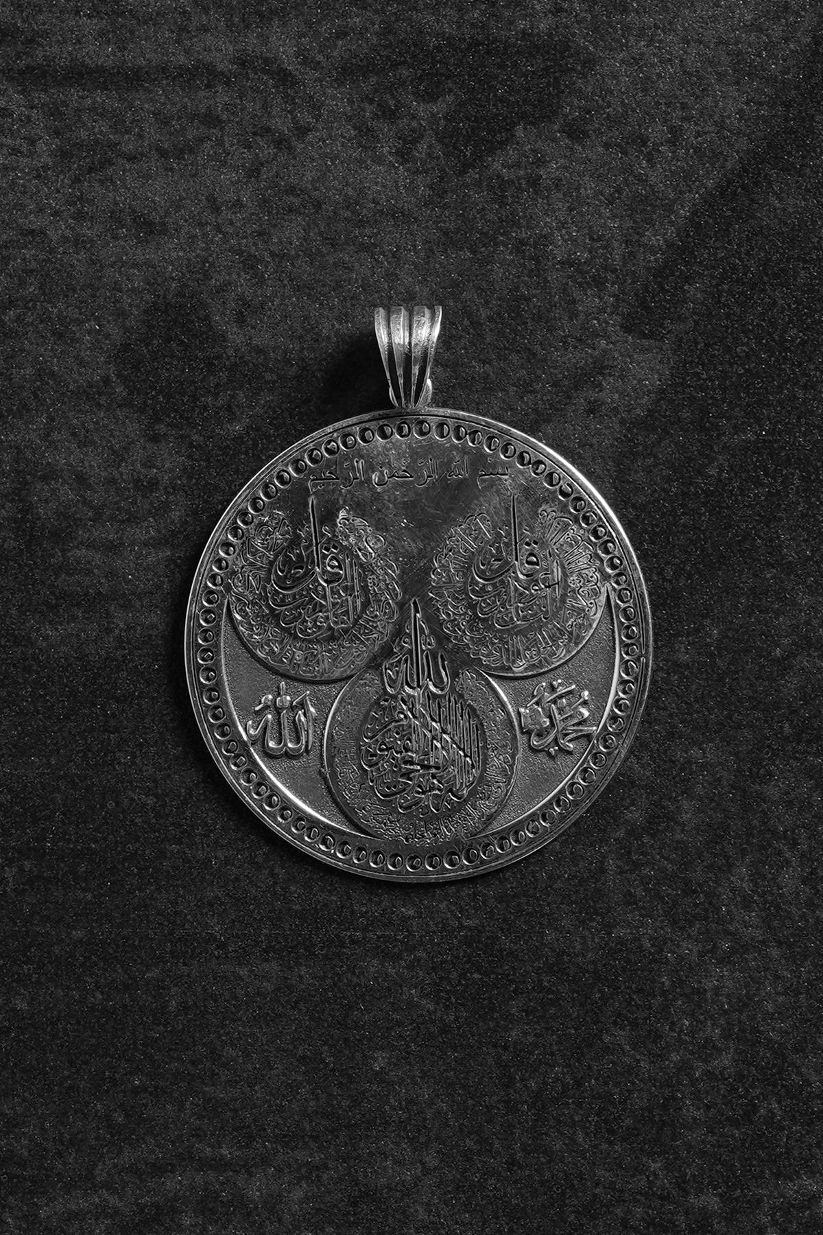 FRNCH 925 Ayar Gümüş Allah & Muhammed Yazılı Üçlü Hat Motifli Figürlü Gümüş Renk Erkek Kolye Ucu FRKU-1123