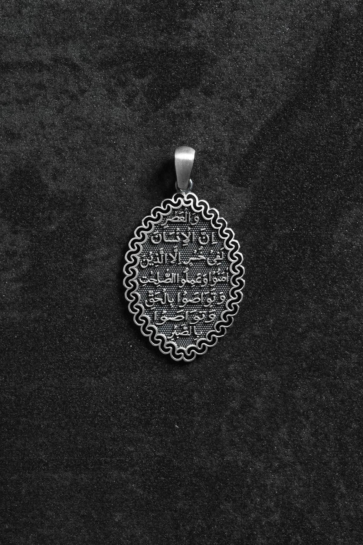 FRNCH 925 Ayar Gümüş Asr Suresi Yazılı Oval Motifli Figürlü Gümüş Renk Erkek Kolye Ucu FRKU-1124