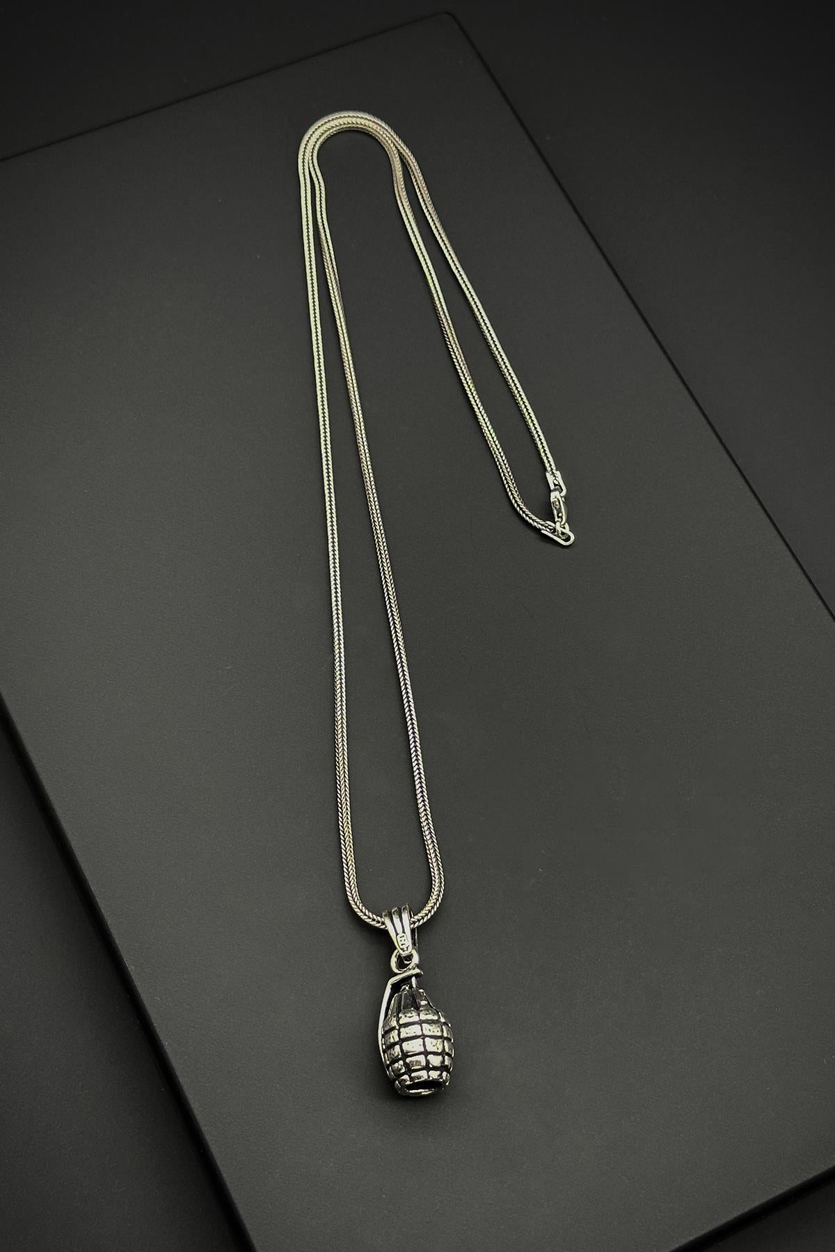 FRNCH 925 Ayar Gümüş Bomba Figürlü Gümüş Renk Erkek Kolye FRJ30670-770-A