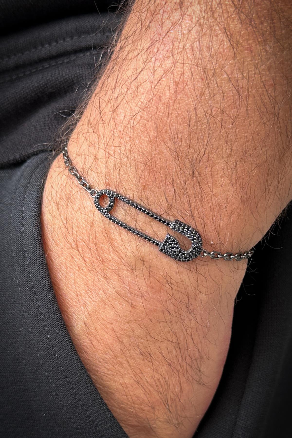 FRNCH 925 Ayar Gümüş Çengelli İğne Model Siyah Zirkon Taşlı Erkek Bileklik FRJ12185-3185-S