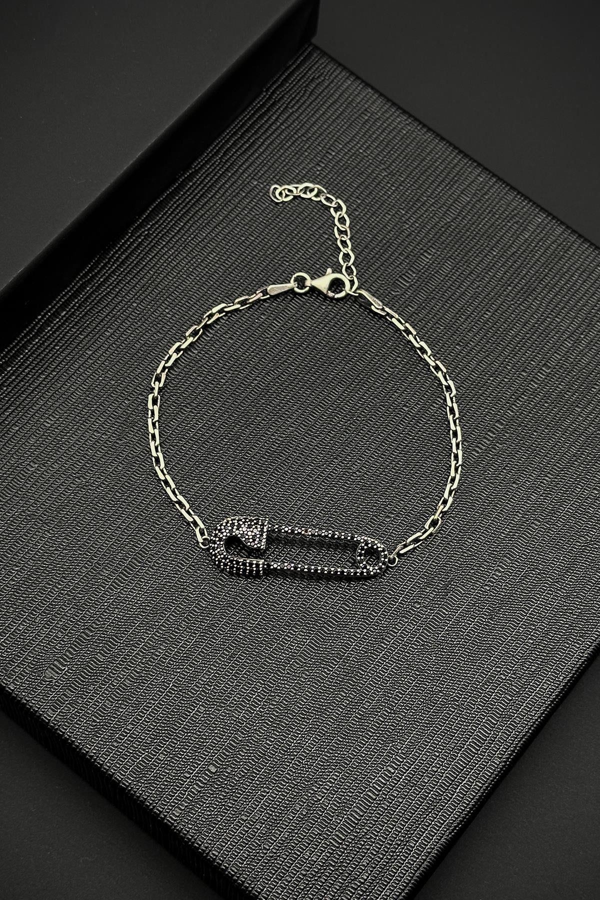 FRNCH 925 Ayar Gümüş Çengelli İğne Model Siyah Zirkon Taşlı Erkek Bileklik FRJ12185-3185-S2