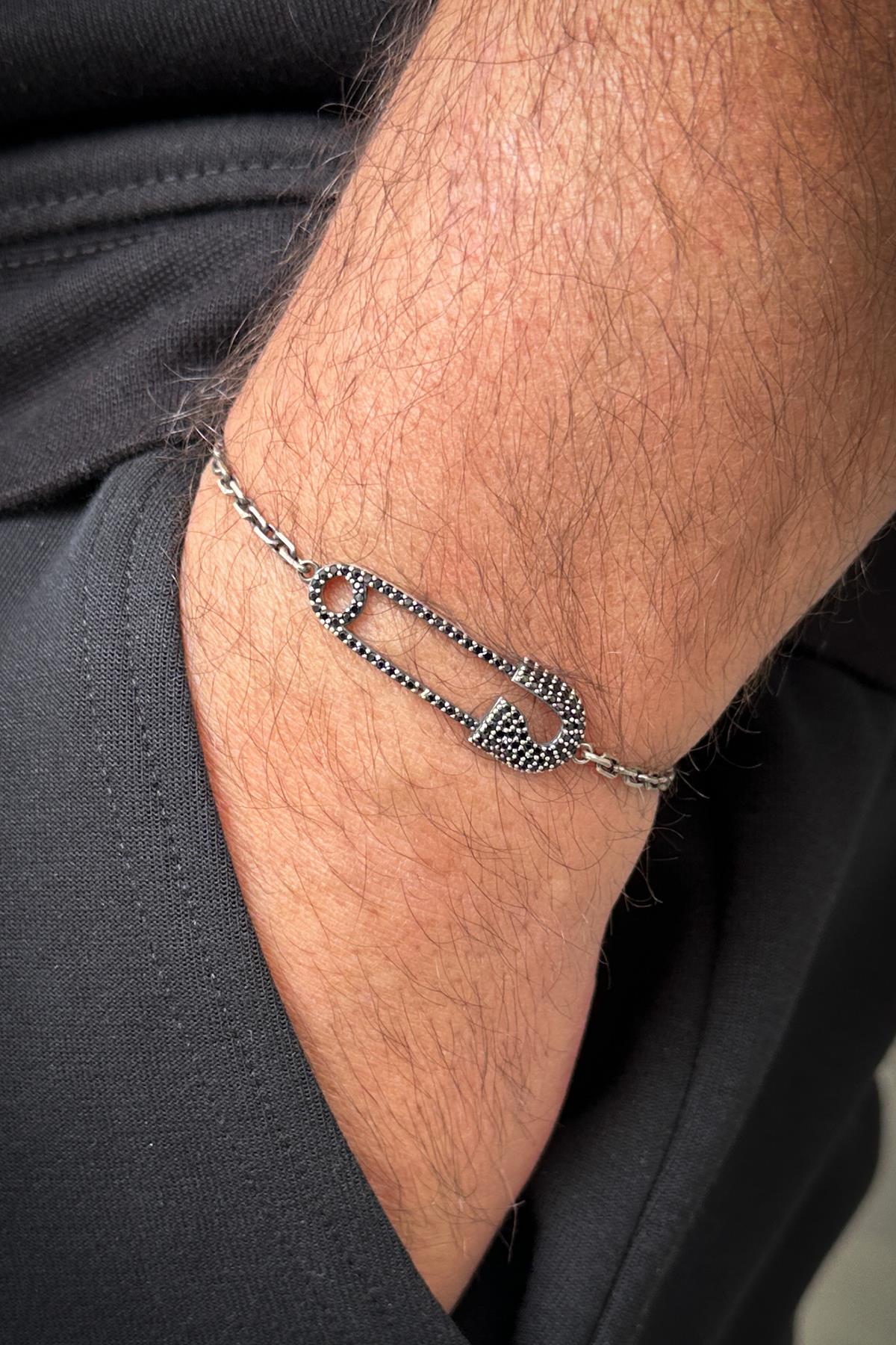 FRNCH 925 Ayar Gümüş Çengelli İğne Model Siyah Zirkon Taşlı Erkek Bileklik FRJ12185-3185-S2