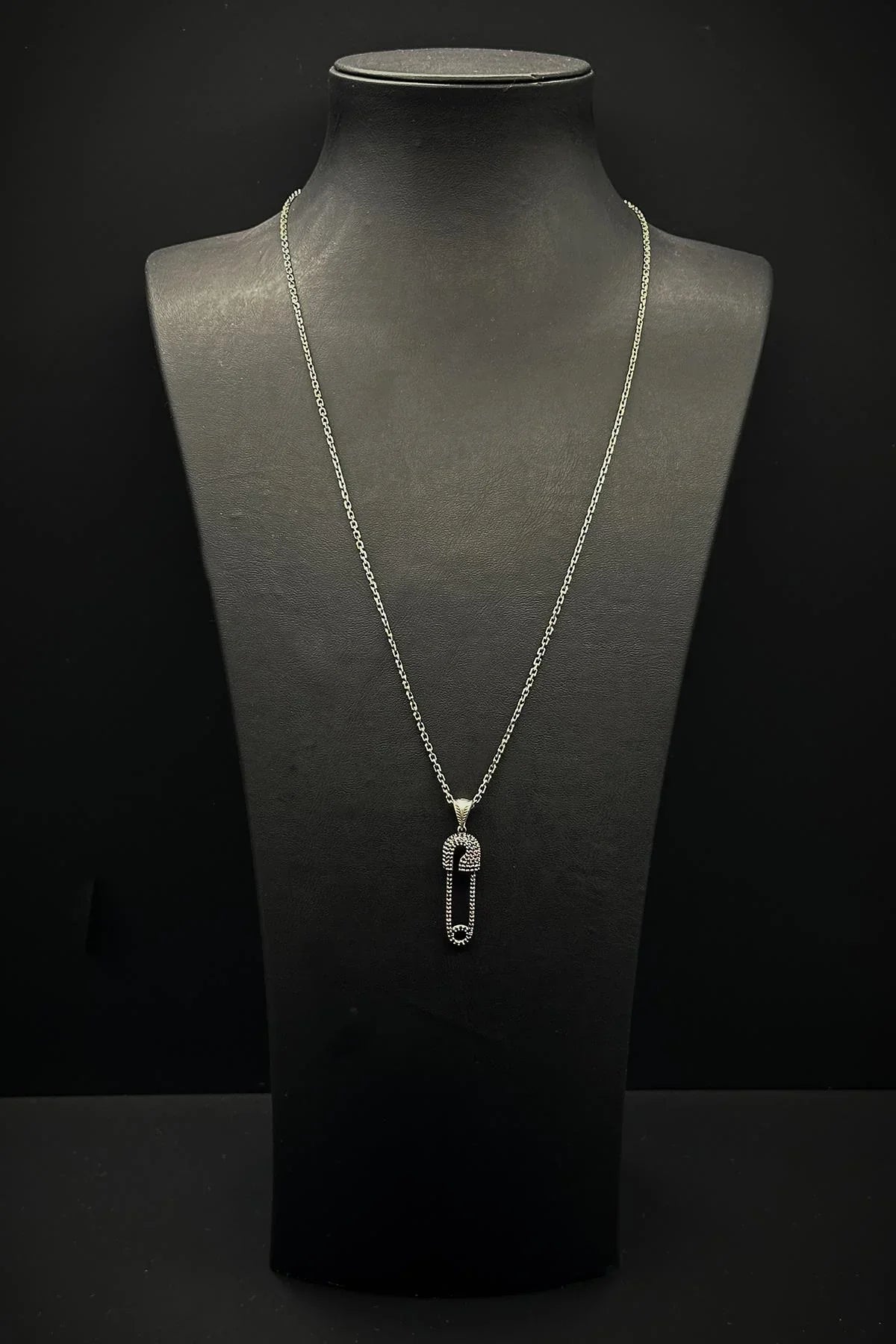 FRNCH 925 Ayar Gümüş Çengelli İğne Model Siyah Zirkon Taşlı Erkek Kolye FRJ30759-859-S