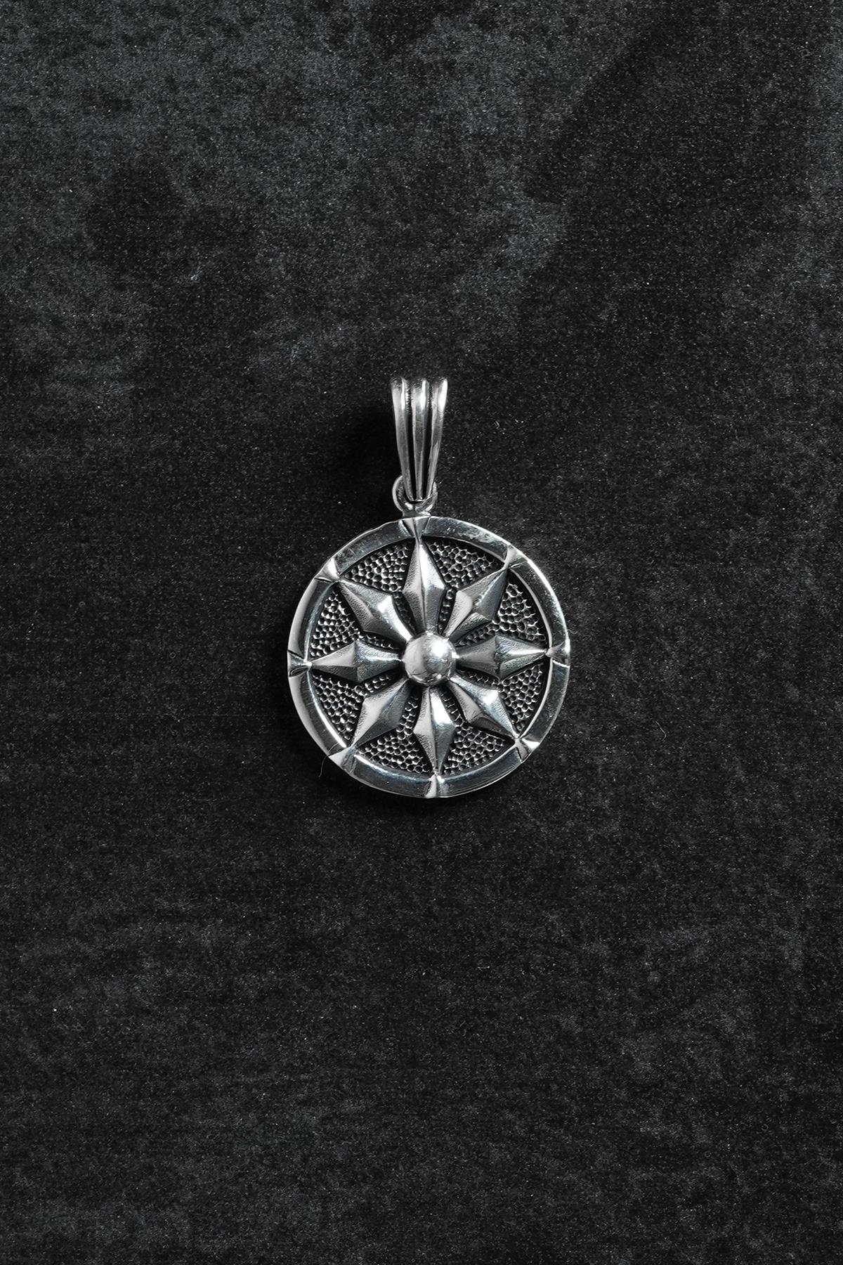 FRNCH 925 Ayar Gümüş Güneş Yıldızı Figürlü Gümüş Renk Erkek Kolye Ucu FRKU-1014