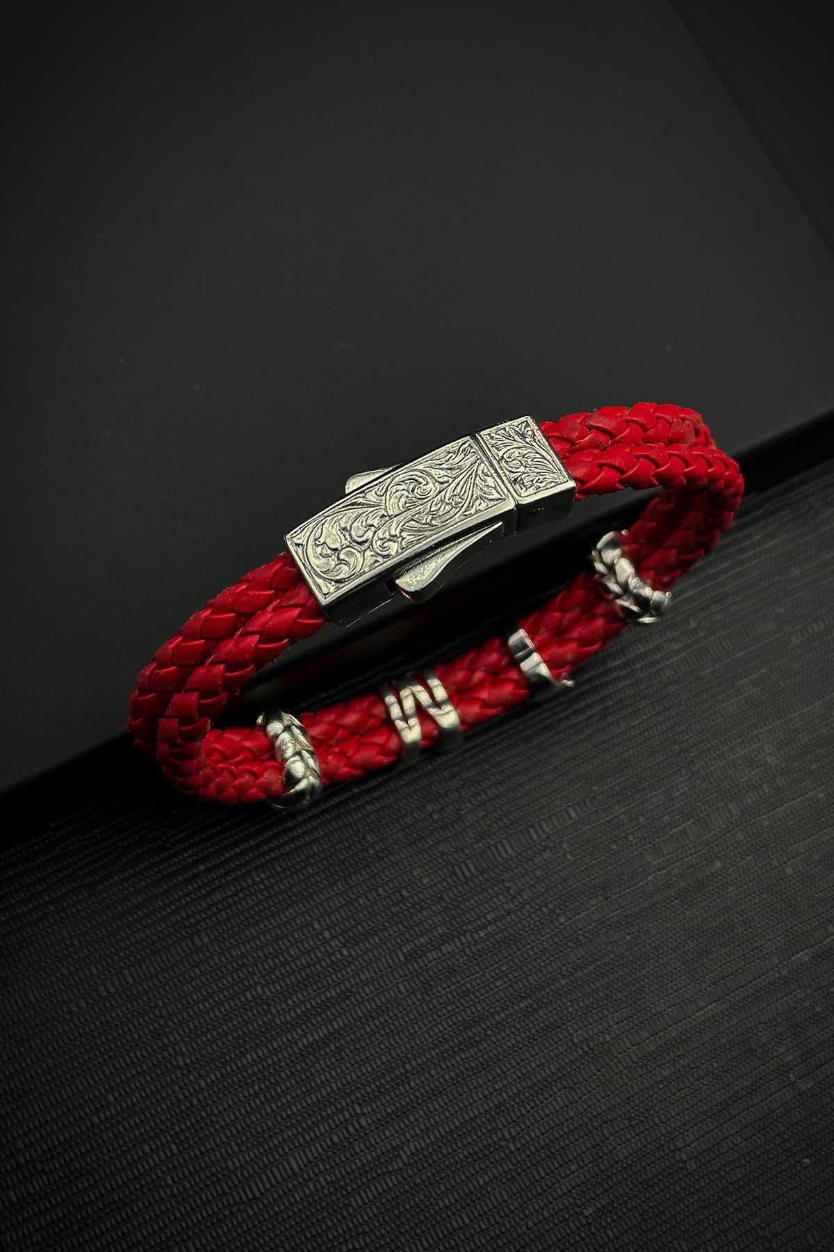 FRNCH 925 Ayar Gümüş Harfli Kırmızı Renk Deri Erkek Bileklik FRJ12453-3453-K