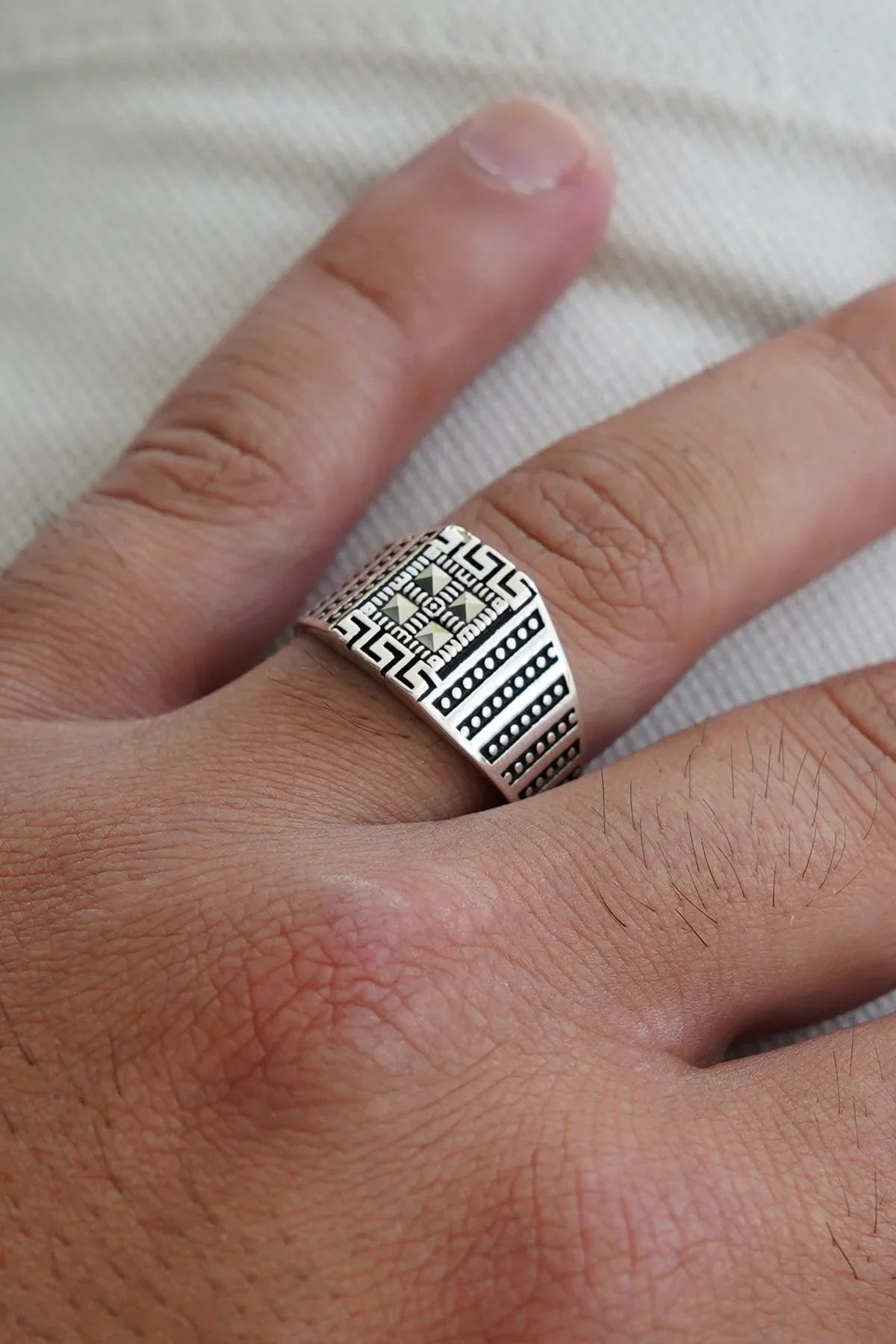 FRNCH 925 Ayar Gümüş İtalyan Model Markazit Taşlı Gümüş Renk Erkek Yüzük FRJ-0055