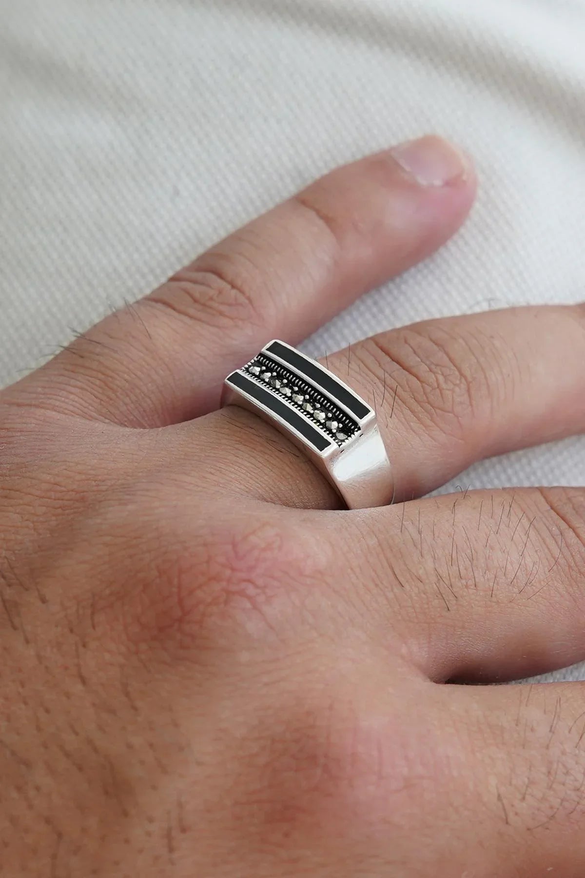 FRNCH 925 Ayar Gümüş İtalyan Model Markazit Taşlı Gümüş Renk Erkek Yüzük FRJ-0110