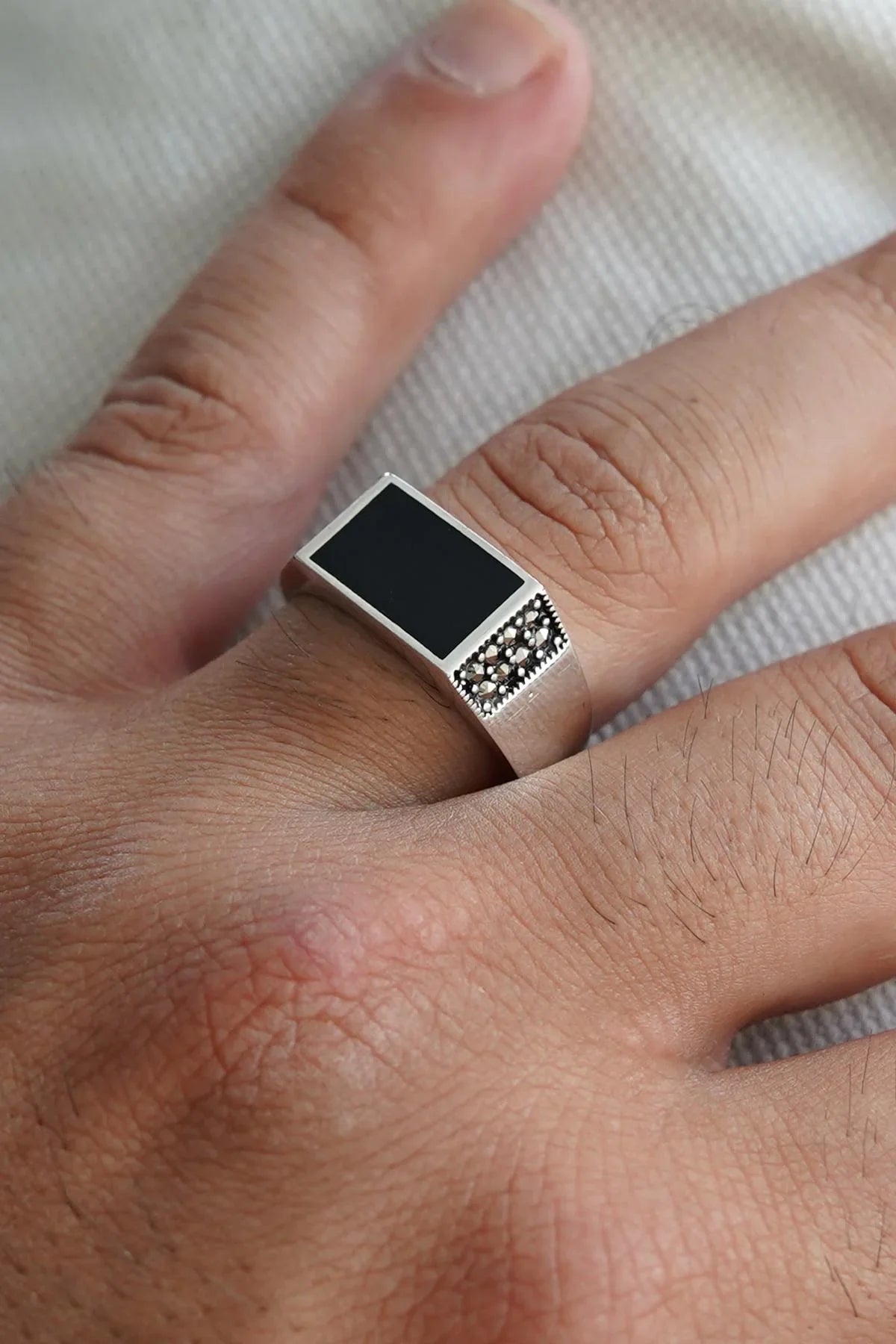 FRNCH 925 Ayar Gümüş İtalyan Model Markazit Taşlı Gümüş Renk Erkek Yüzük FRJ-0118