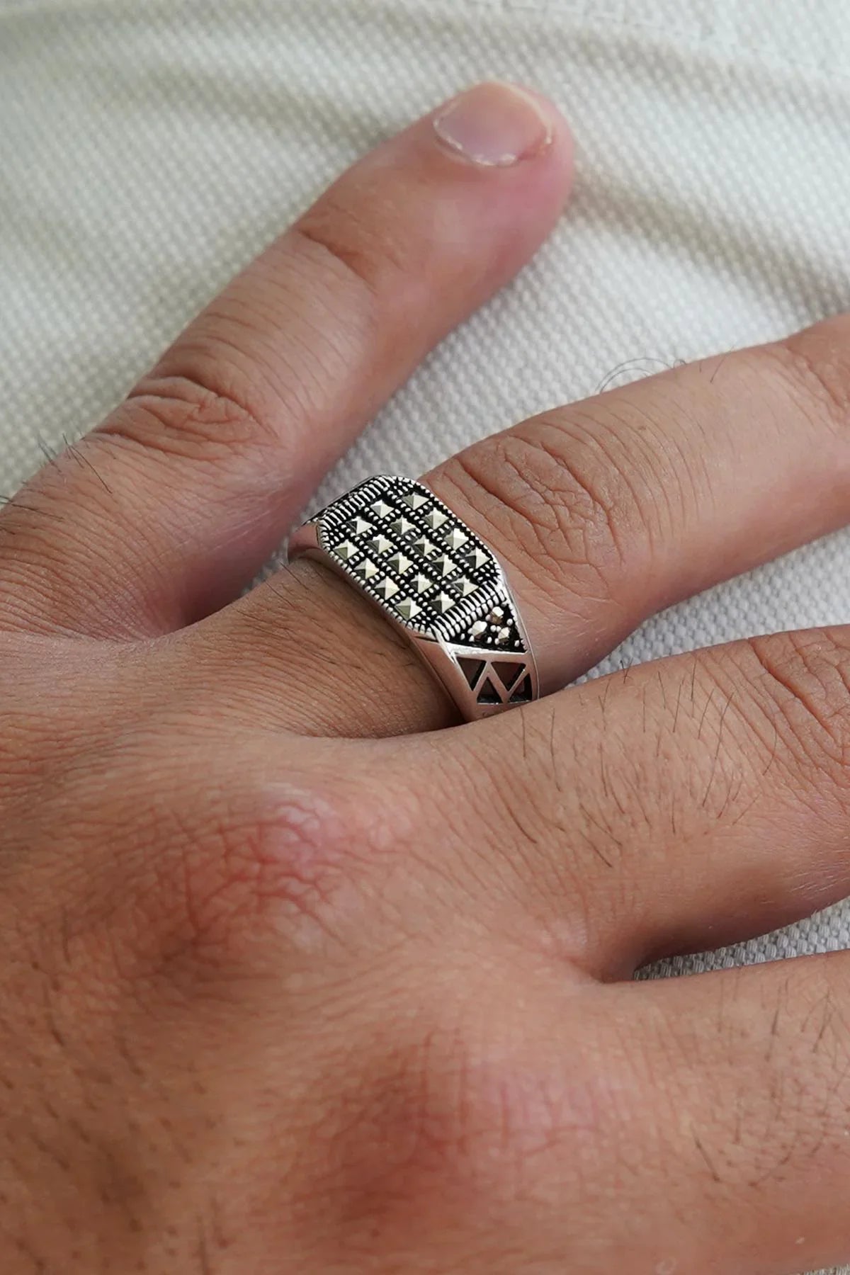 FRNCH 925 Ayar Gümüş İtalyan Model Markazit Taşlı Gümüş Renk Erkek Yüzük FRJ-0183