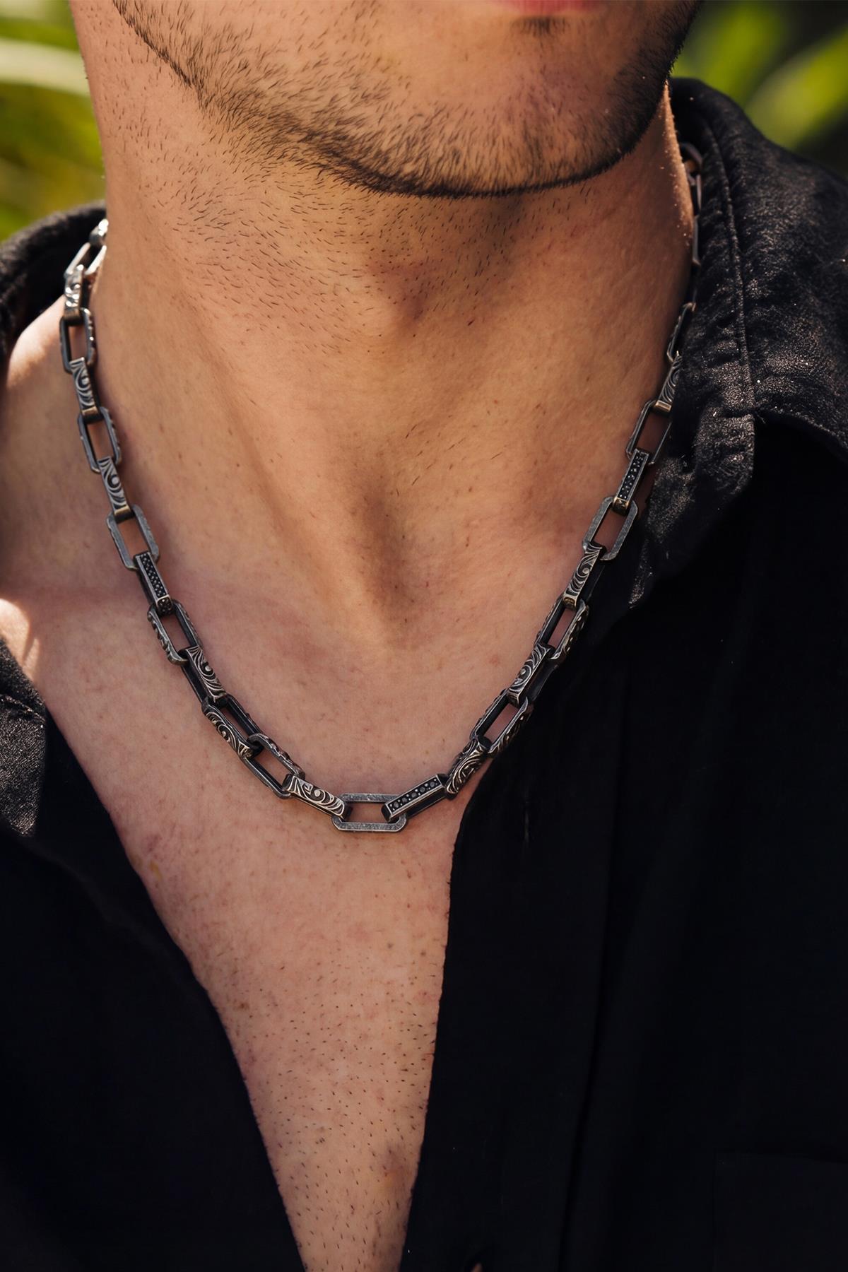 FRNCH 925 Ayar Gümüş İtalyan Model Siyah Zirkon Taşlı Antik Gümüş Renk Erkek Kolye FRJ30948-1048-A2