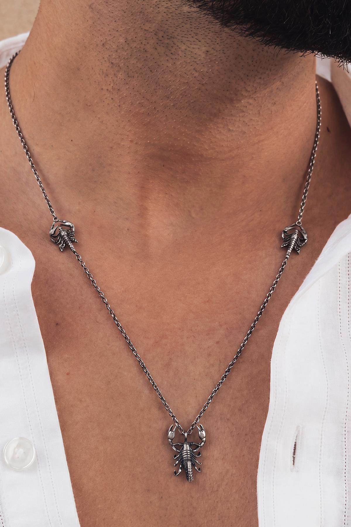 FRNCH 925 Ayar Gümüş İtalyan Model Siyah Zirkon Taşlı Antik Gümüş Renk Erkek Kolye FRJ30962-1062-A2