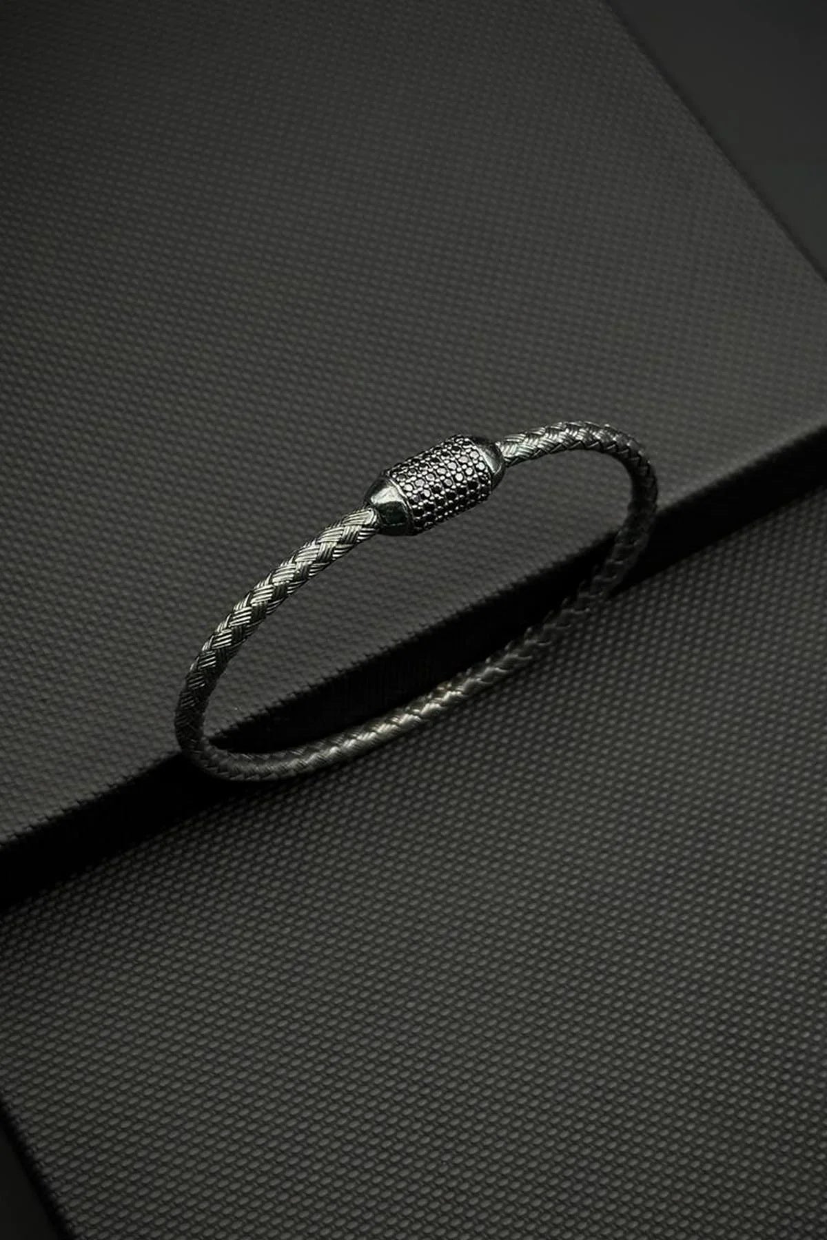 FRNCH 925 Ayar Gümüş İtalyan Model Siyah Zirkon Taşlı Füme Renk Erkek Bileklik FRJ12746-3746-B