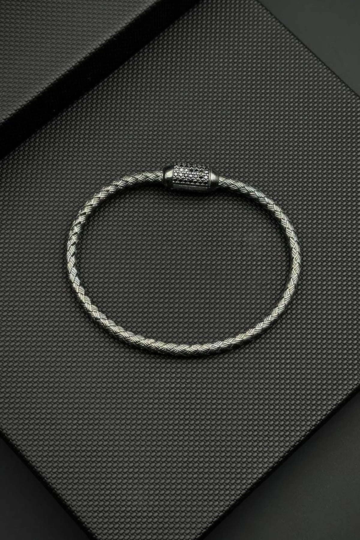 FRNCH 925 Ayar Gümüş İtalyan Model Siyah Zirkon Taşlı Füme Renk Erkek Bileklik FRJ12746-3746-B