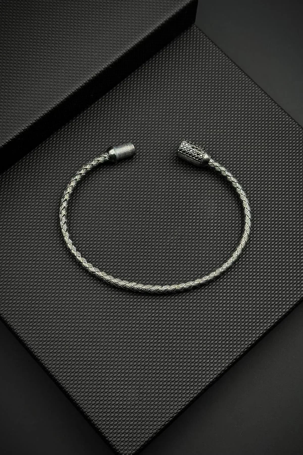 FRNCH 925 Ayar Gümüş İtalyan Model Siyah Zirkon Taşlı Füme Renk Erkek Bileklik FRJ12746-3746-B