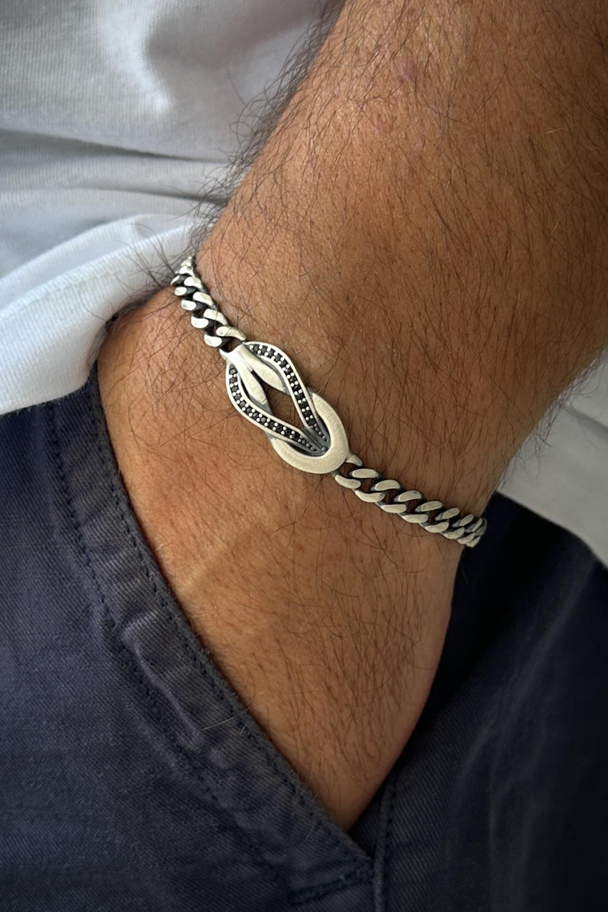 FRNCH 925 Ayar Gümüş İtalyan Model Siyah Zirkon Taşlı Gümüş Renk Erkek Bileklik FRJ12244-3244-S