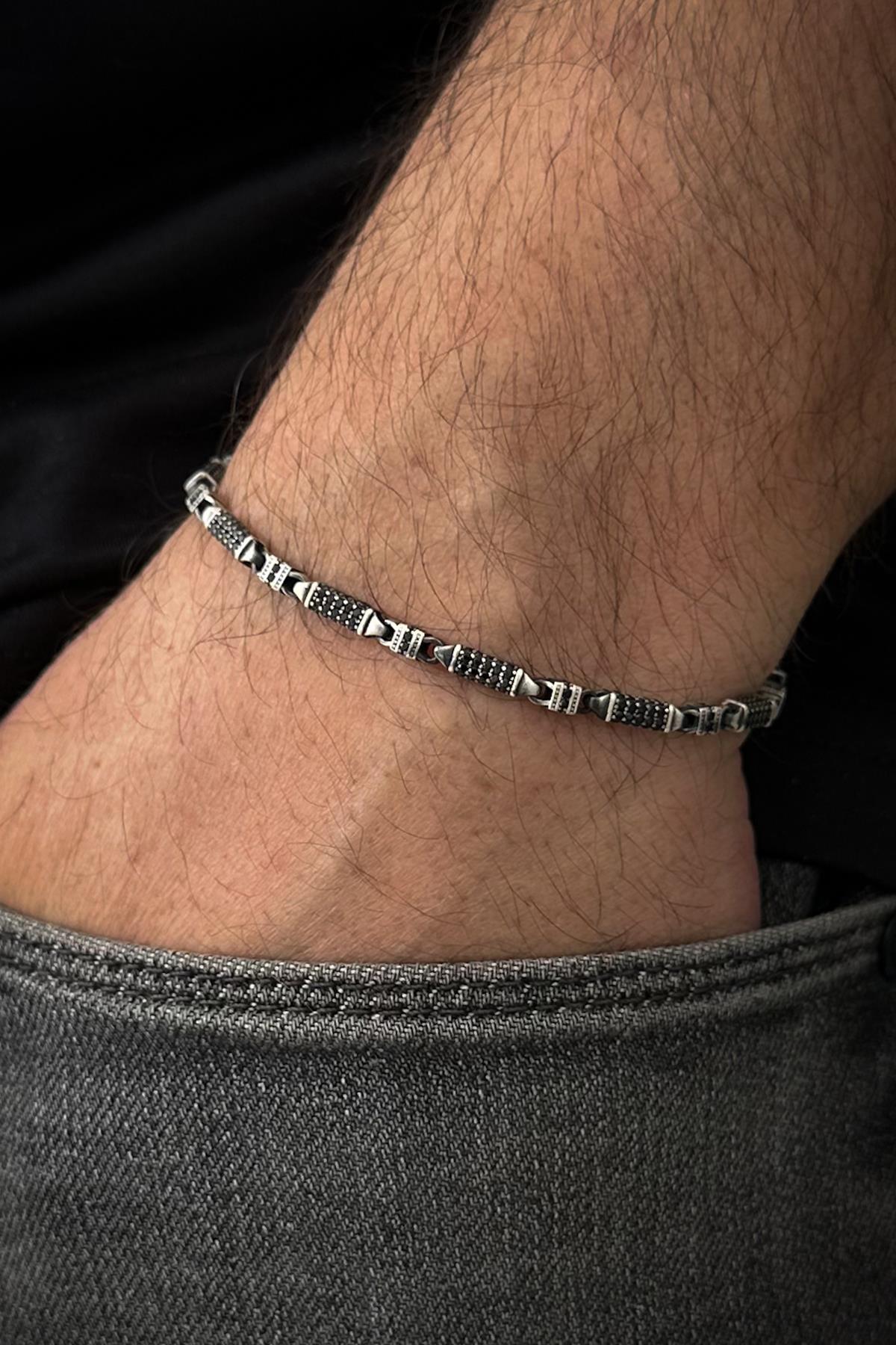 FRNCH 925 Ayar Gümüş İtalyan Model Siyah Zirkon Taşlı Gümüş Renk Erkek Bileklik FRJ12530-3530-S