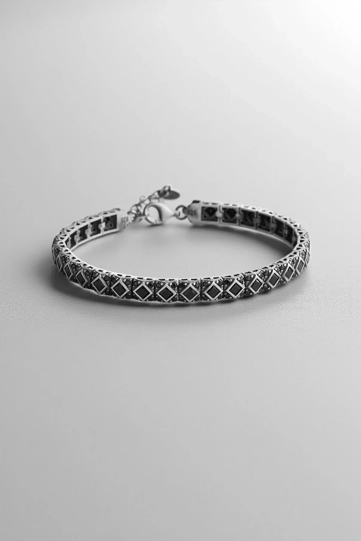 FRNCH 925 Ayar Gümüş İtalyan Model Siyah Zirkon Taşlı Gümüş Renk Erkek Bileklik FRJ12541-3541-B2