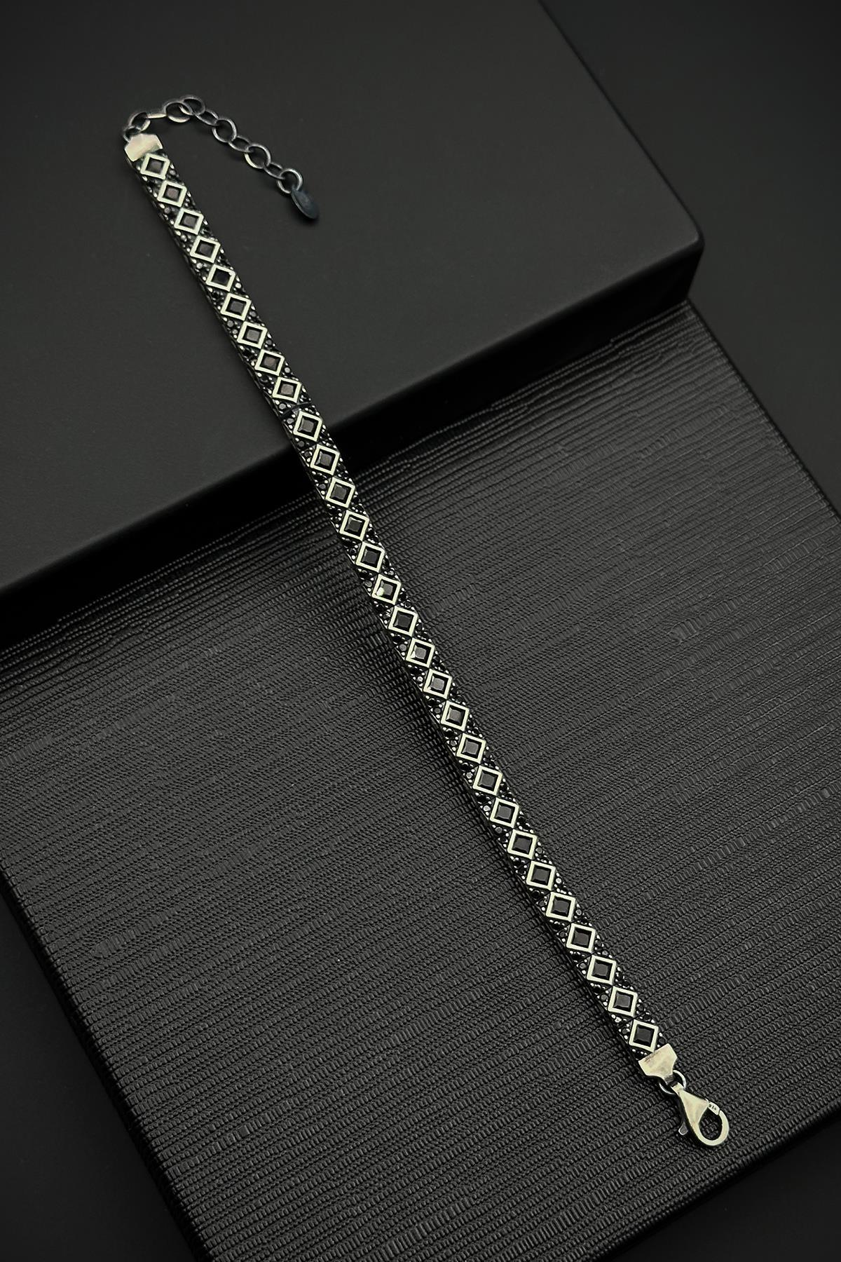 FRNCH 925 Ayar Gümüş İtalyan Model Siyah Zirkon Taşlı Gümüş Renk Erkek Bileklik FRJ12541-3541-B2