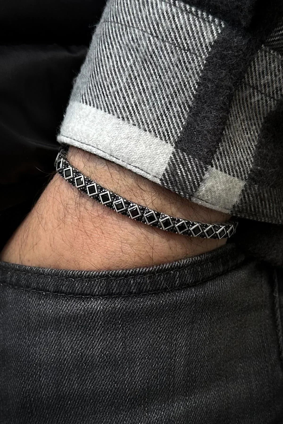 FRNCH 925 Ayar Gümüş İtalyan Model Siyah Zirkon Taşlı Gümüş Renk Erkek Bileklik FRJ12541-3541-B2