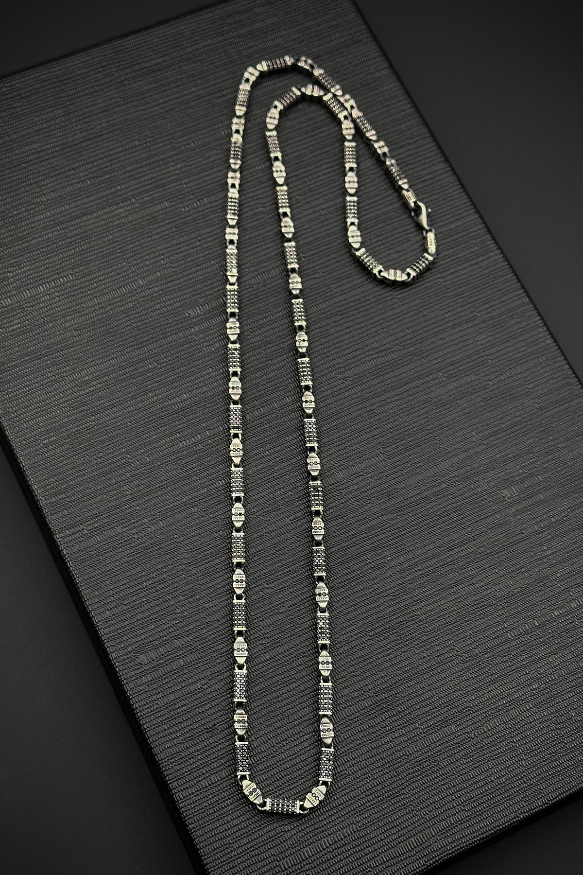 FRNCH 925 Ayar Gümüş İtalyan Model Siyah Zirkon Taşlı Gümüş Renk Erkek Kolye FRJ30877-977-S