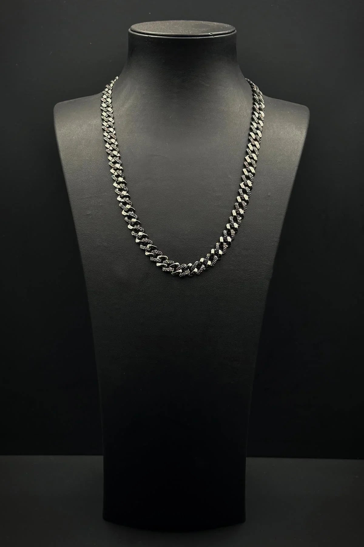 FRNCH 925 Ayar Gümüş İtalyan Model Siyah Zirkon Taşlı Siyah Renk Erkek Kolye FRJ30930-1030-S