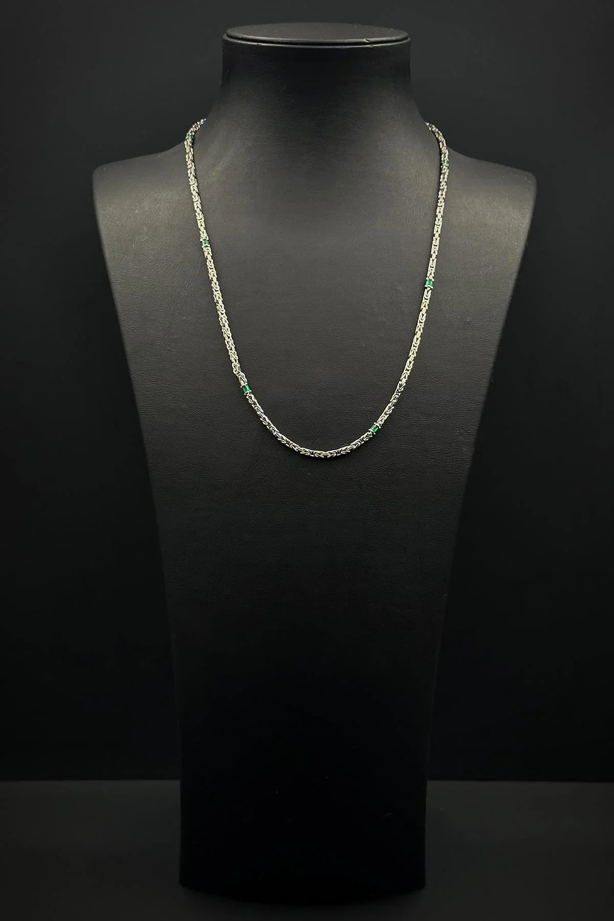 FRNCH 925 Ayar Gümüş İtalyan Model Yeşil Zirkon Taşlı Gümüş Renk Erkek Kolye FRJ30800-900-Y