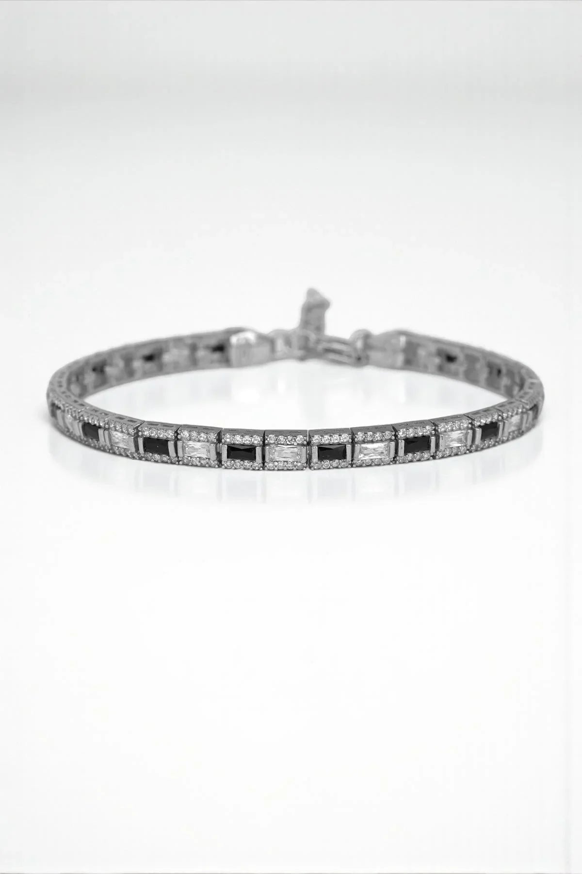 FRNCH 925 Ayar Gümüş İtalyan Model Zirkon Taşlı Siyah-Beyaz Renk Erkek Bileklik FRJ12181-3181-SB2