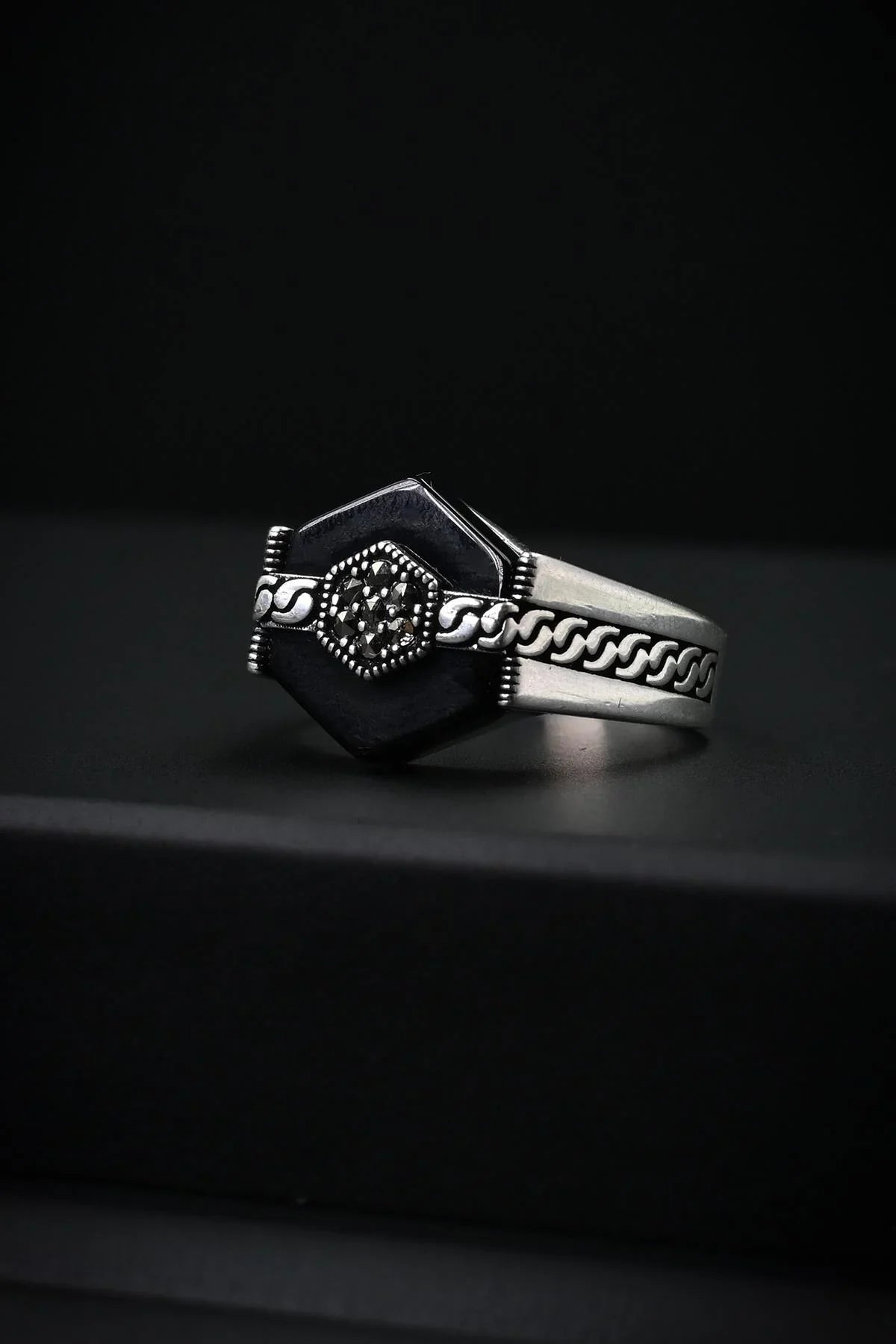 FRNCH 925 Ayar Gümüş İtalyan Model Zirkon Taşlı Siyah Renk Erkek Yüzük FRJ60051-151-S