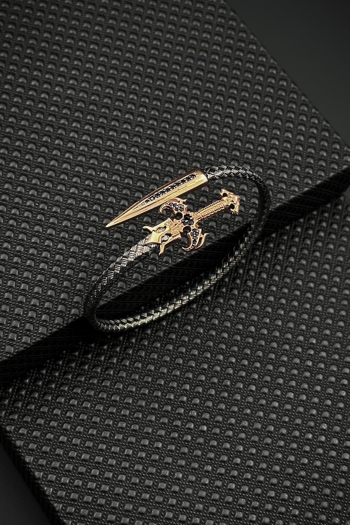 FRNCH 925 Ayar Gümüş Kılıç Figürlü Füme-Altın Renk Erkek Bileklik FRJ12613-3613-AG