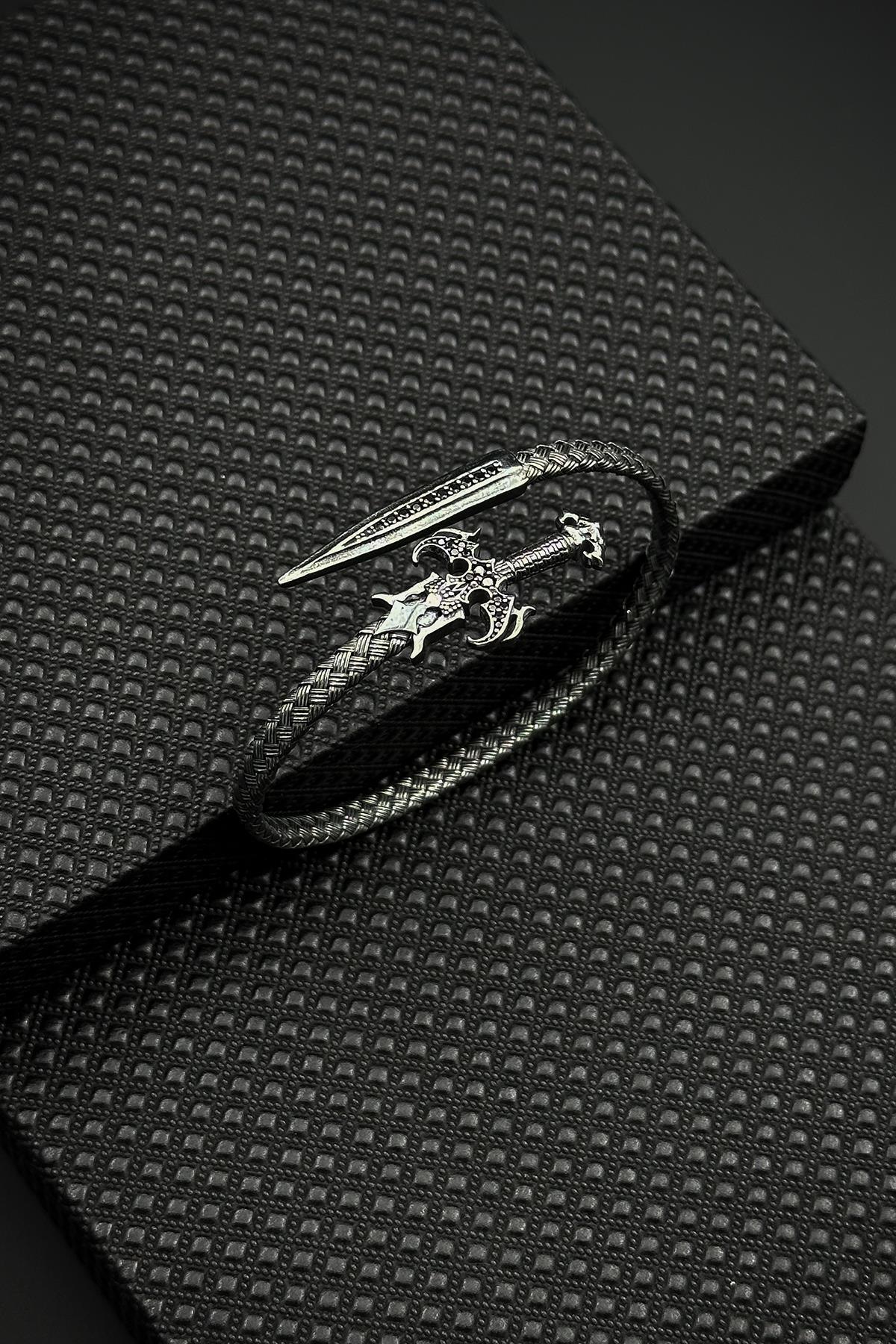 FRNCH 925 Ayar Gümüş Kılıç Figürlü Füme Renk Erkek Bileklik FRJ12613-3613-A