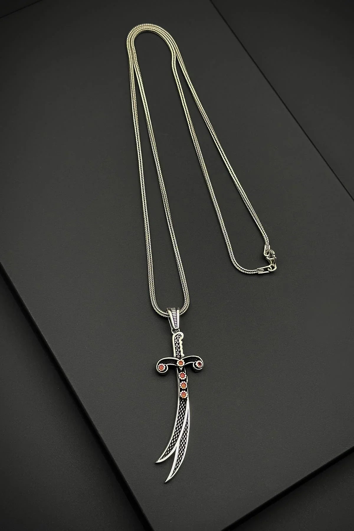 FRNCH 925 Ayar Gümüş Kılıç Figürlü Gümüş Renk Erkek Kolye FRJ30697-797-A