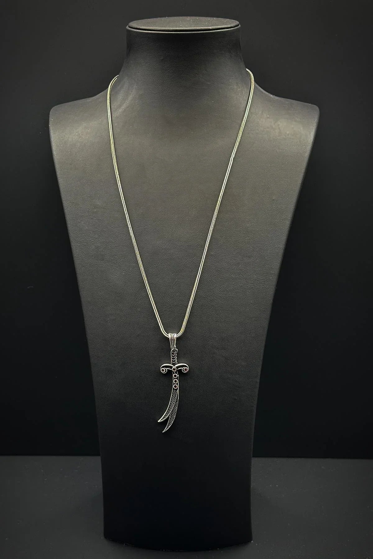 FRNCH 925 Ayar Gümüş Kılıç Figürlü Gümüş Renk Erkek Kolye FRJ30697-797-A