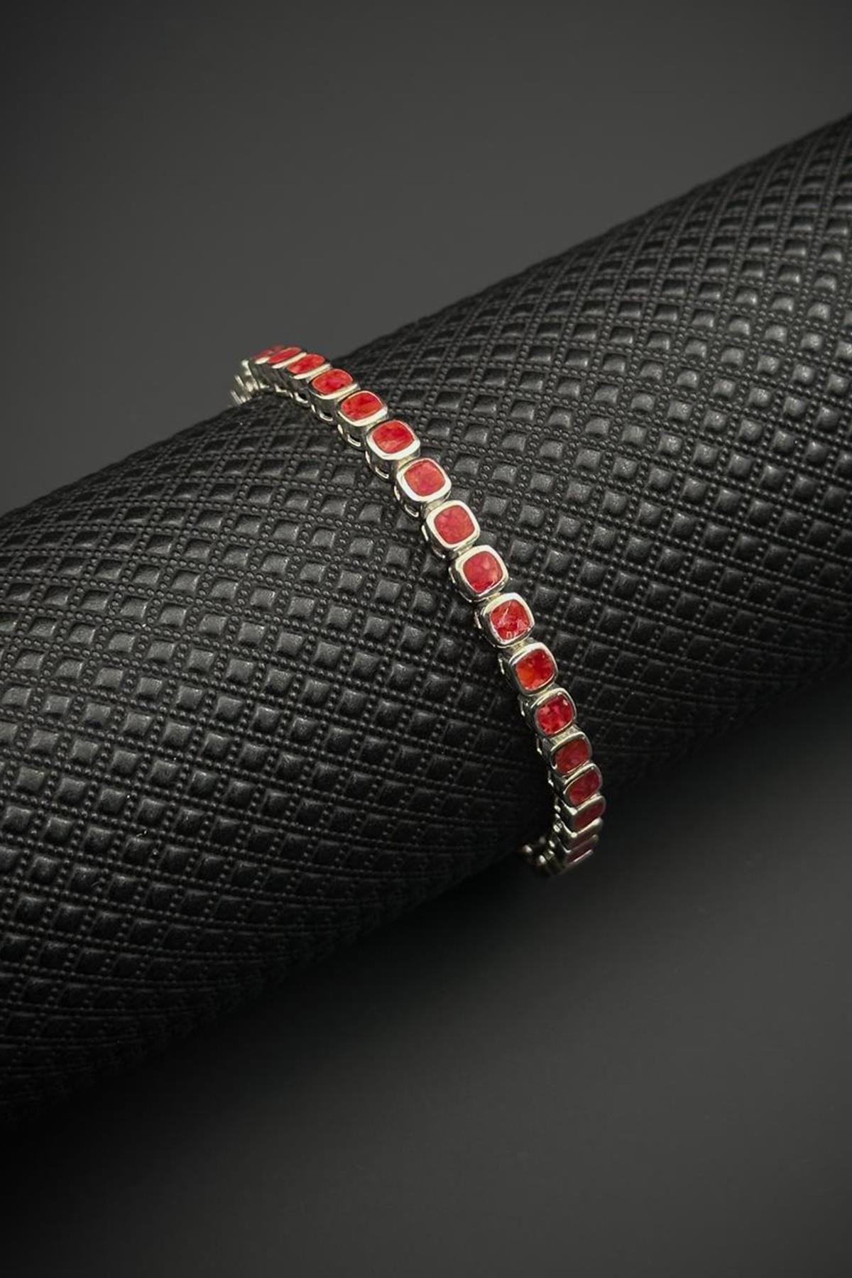 FRNCH 925 Ayar Gümüş Kırmızı Doğal Taşlı Gümüş Renk Erkek Bileklik FRJ12678-3678-K