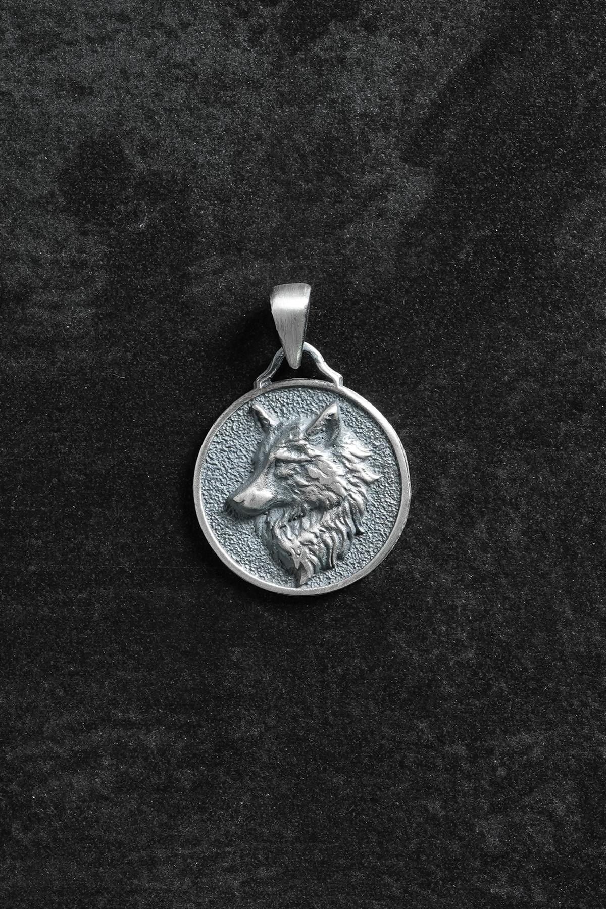 FRNCH 925 Ayar Gümüş Kurt Figürlü Gümüş Renk Erkek Kolye Ucu FRKU-1030