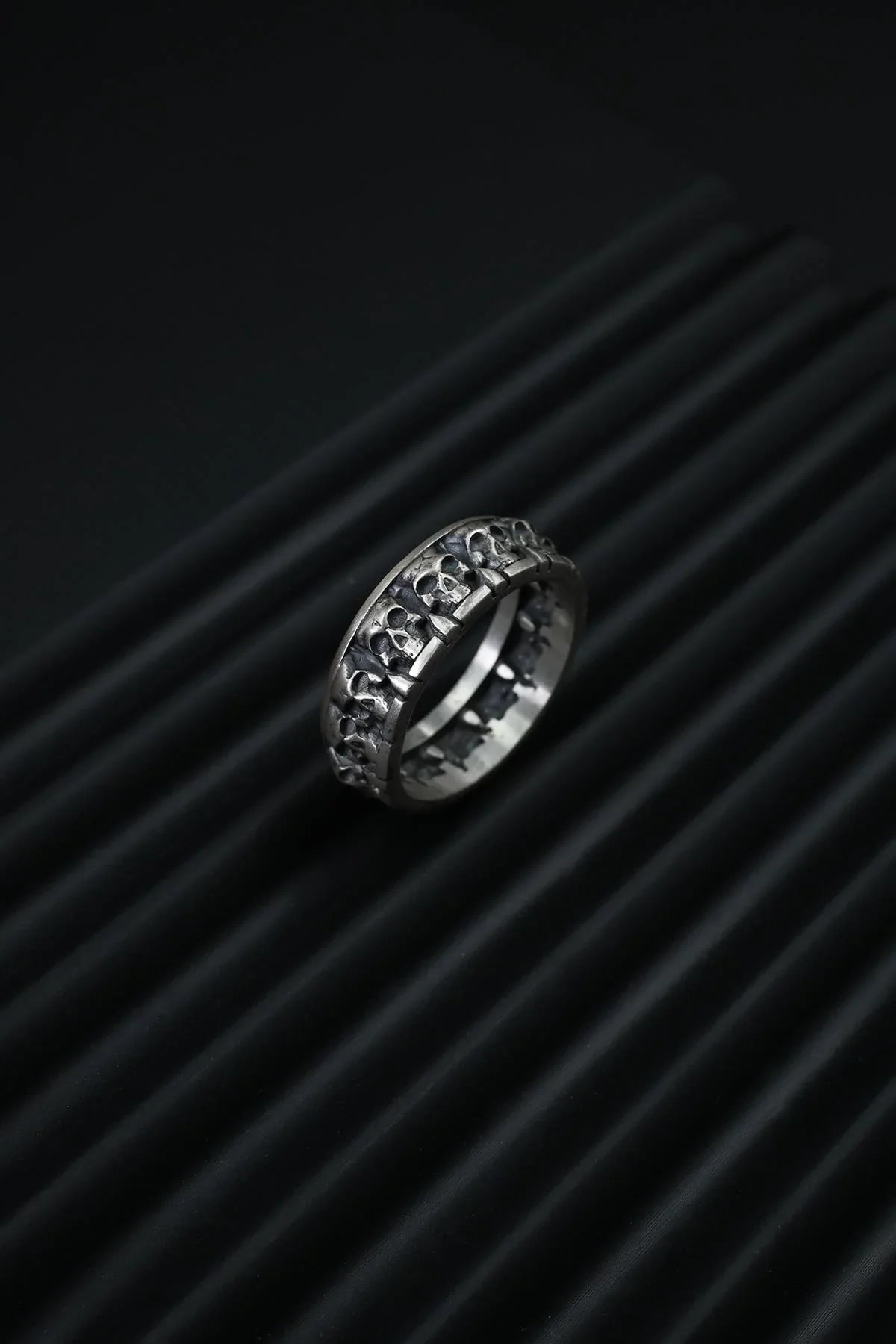 FRNCH 925 Ayar Gümüş Kuru Kafa Figürlü Gümüş Renk Erkek Yüzük FRJ60050-150-A