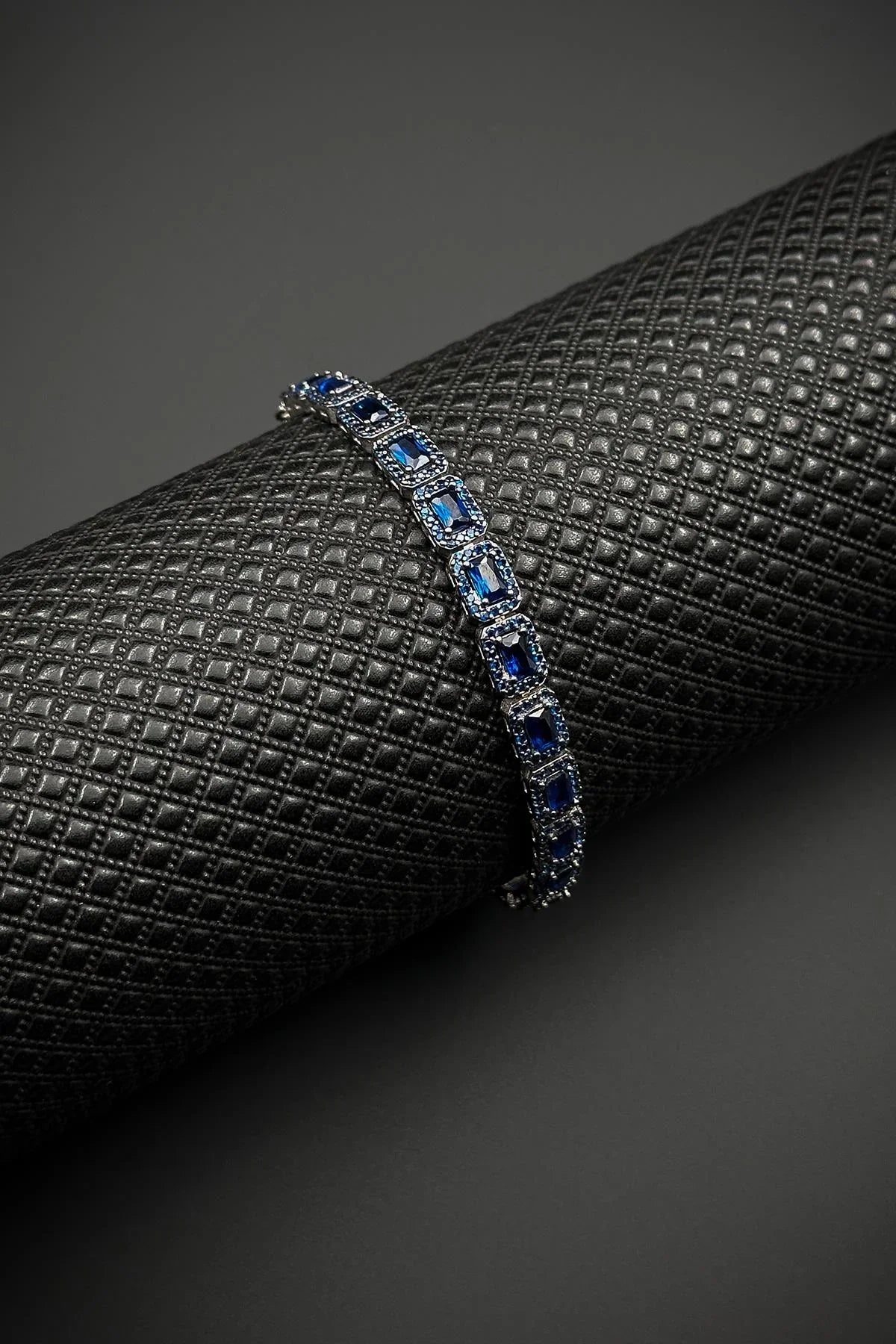 FRNCH 925 Ayar Gümüş Lacivert Baget Zirkon Taşlı Gümüş Renk Erkek Bileklik FRJ12644-3644-L