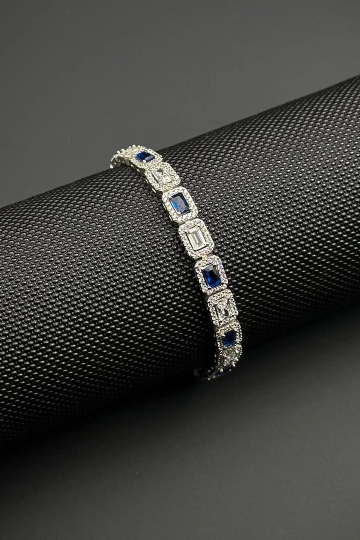 FRNCH 925 Ayar Gümüş Lacivert-Beyaz Zirkon Taşlı Gümüş Renk Erkek Bileklik FRJ12644-3644-LA