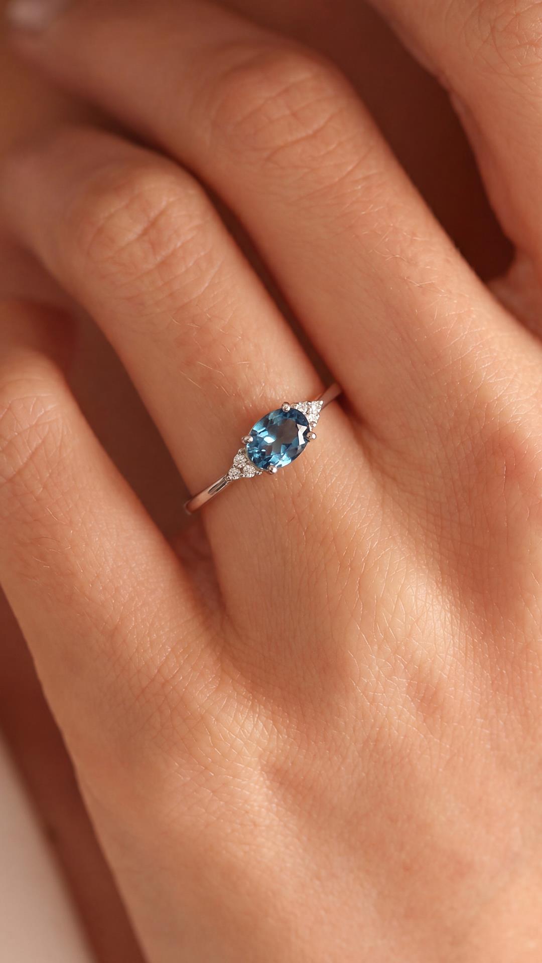 FRNCH 925 Ayar Gümüş London Topaz Zirkon Taşlı Gümüş Renk Kadın Yüzük FRJ60094-194-MA