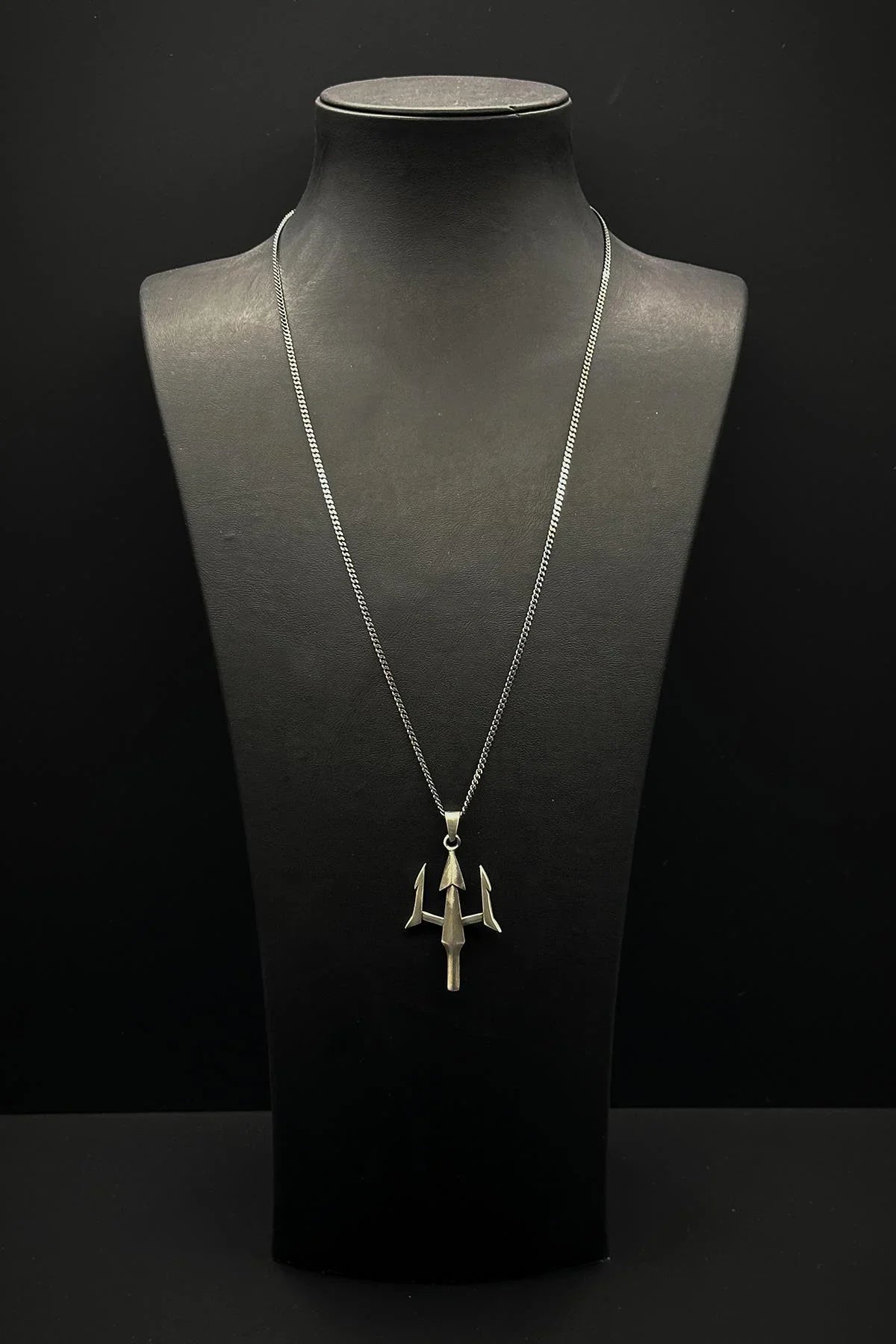 FRNCH 925 Ayar Gümüş Poseidon Figürlü Antik Gümüş Renk Erkek Kolye FRJ30730-830-A2