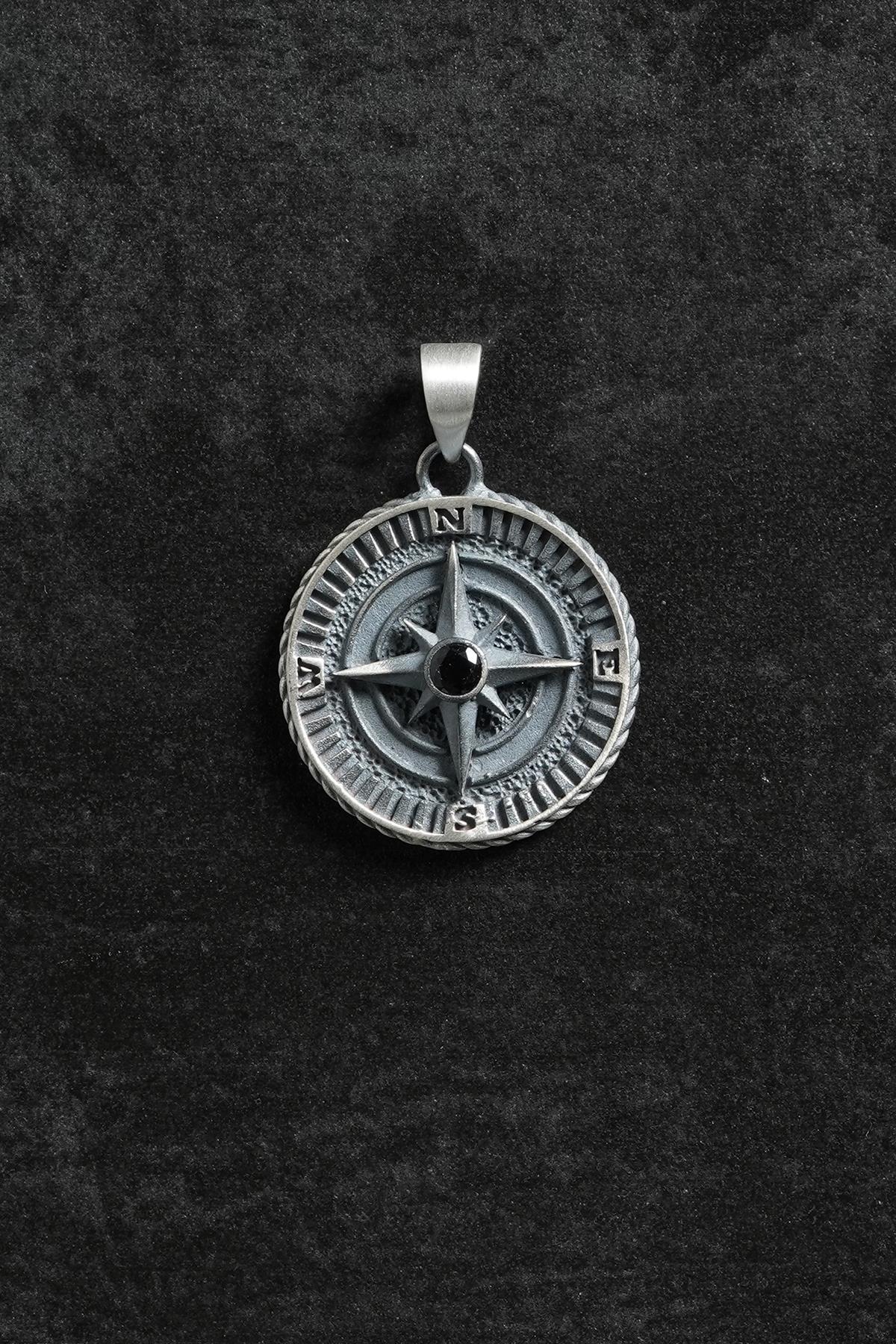 FRNCH 925 Ayar Gümüş Pusula Figürlü Gümüş Renk Erkek Kolye Ucu FRKU-1115