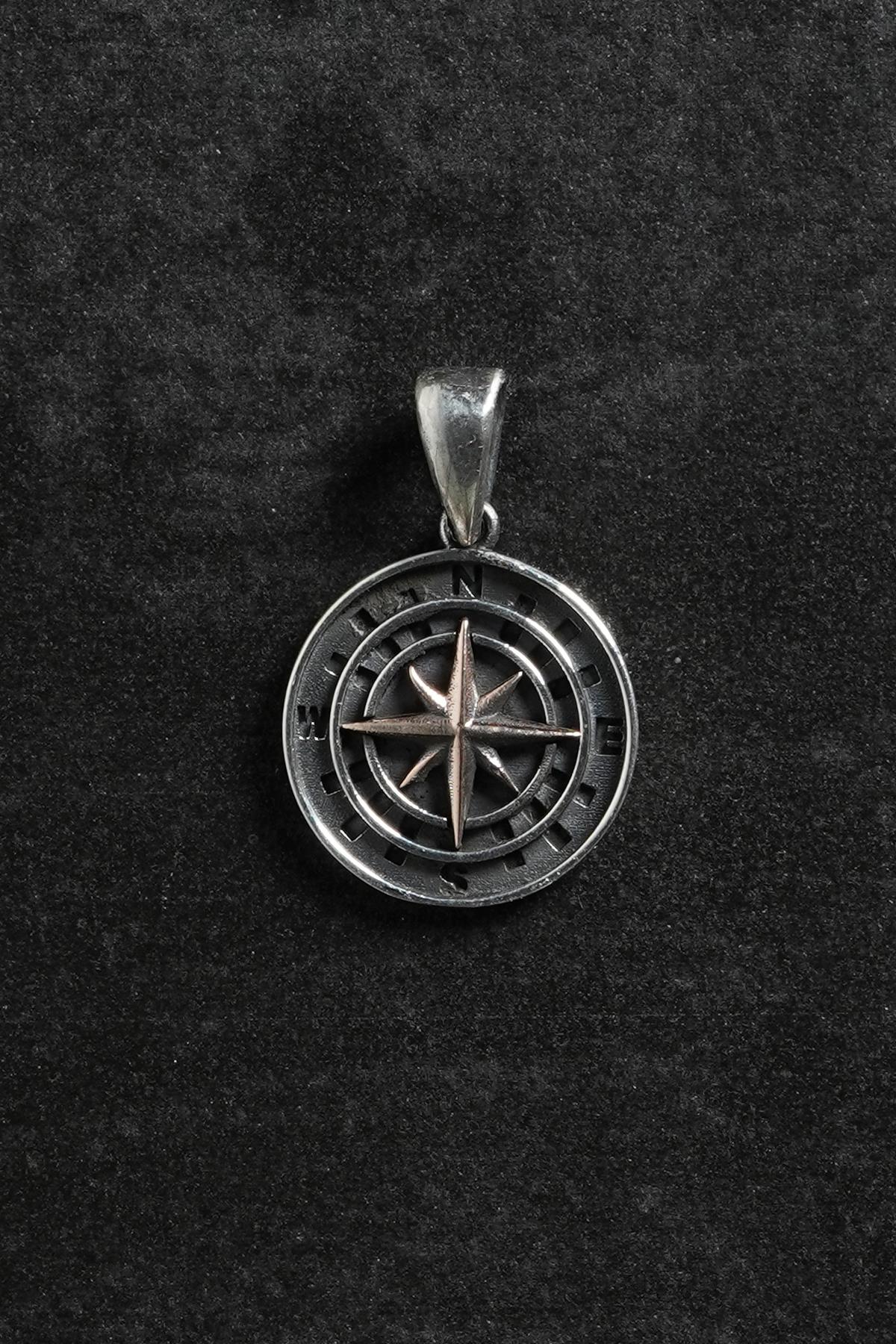 FRNCH 925 Ayar Gümüş Pusula Figürlü Gümüş Renk Erkek Kolye Ucu FRKU-1131