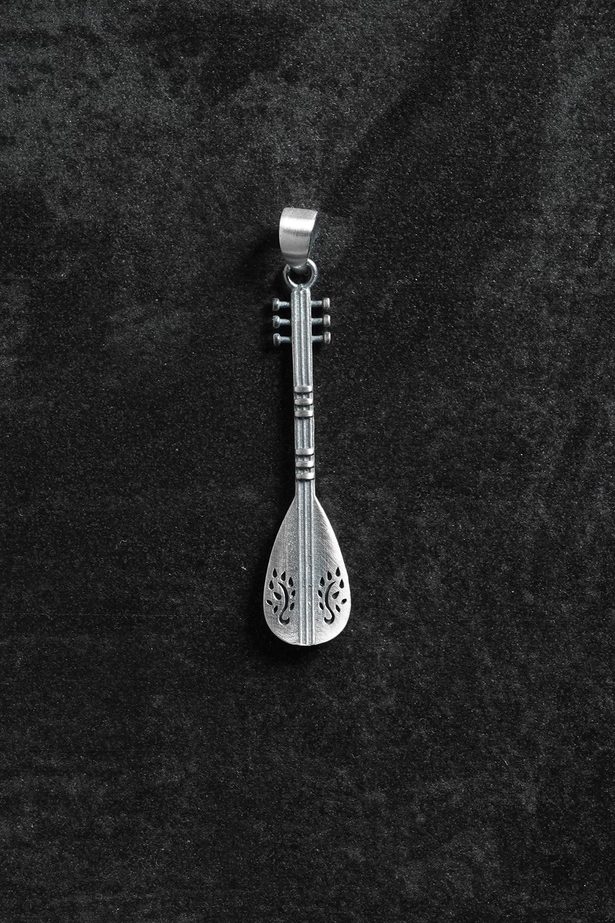 FRNCH 925 Ayar Gümüş Saz Figürlü Gümüş Renk Erkek Kolye Ucu FRKU-1053