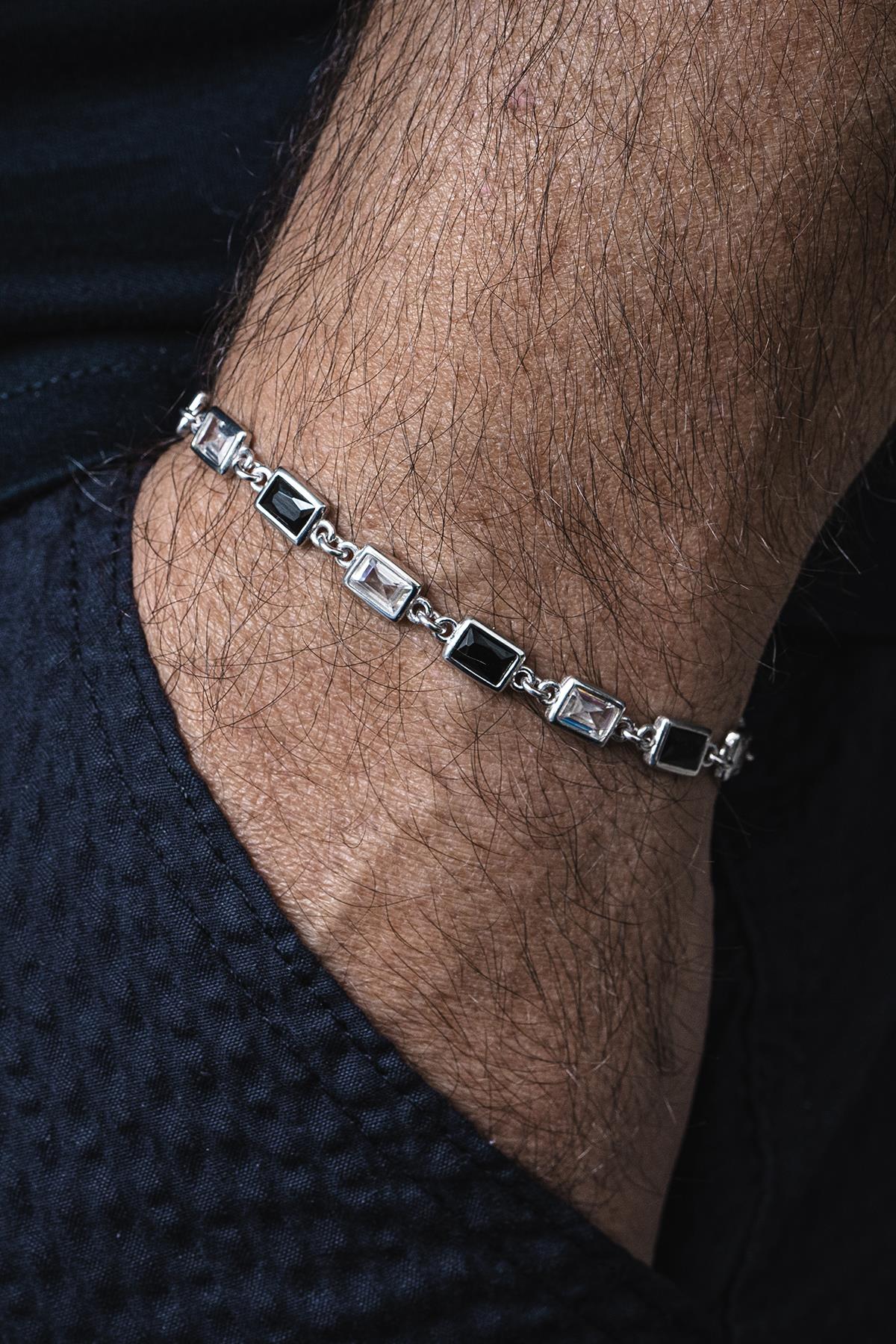 FRNCH 925 Ayar Gümüş Siyah-Beyaz Zirkon Taşlı Gümüş Renk Erkek Bileklik FRJ12677-3677-SB