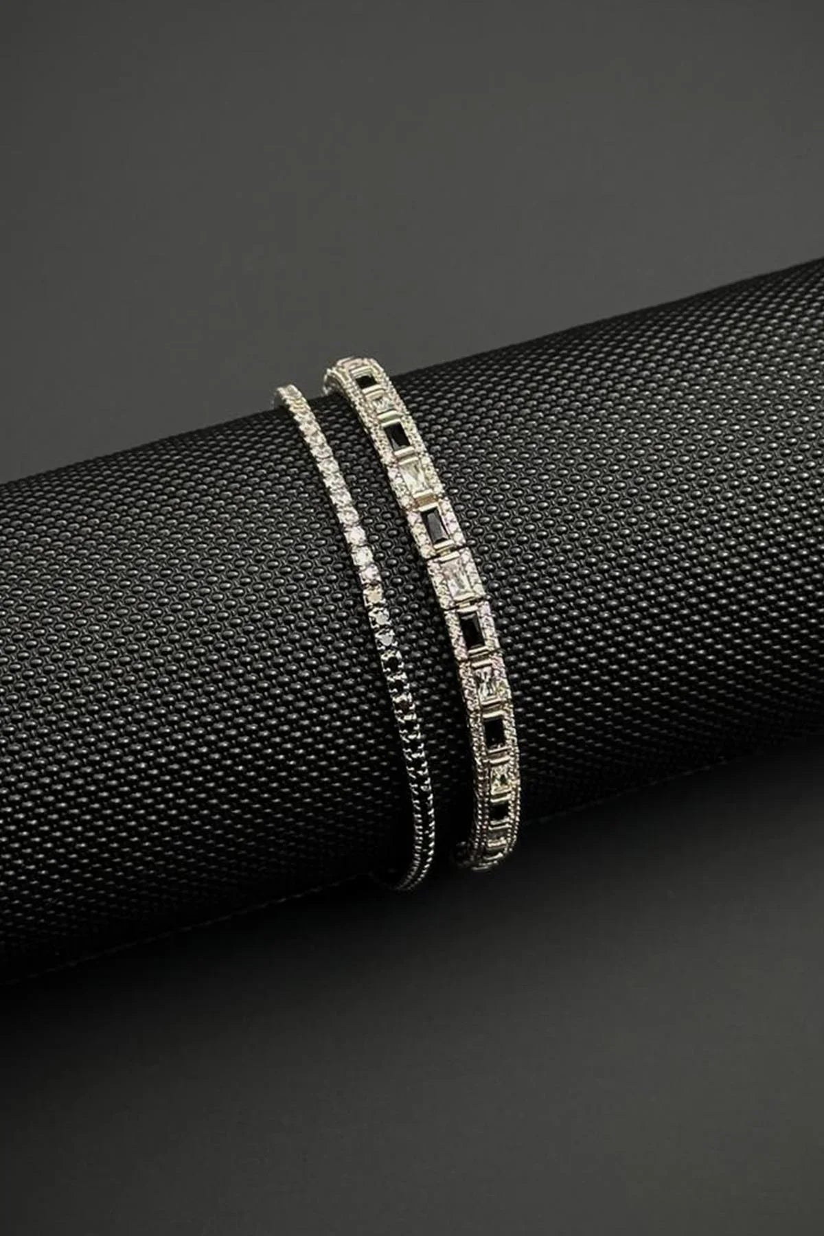 FRNCH 925 Ayar Gümüş Siyah-Beyaz Zirkon Taşlı Gümüş Renk Erkek Bileklik Set FRJ12729-3729-SB