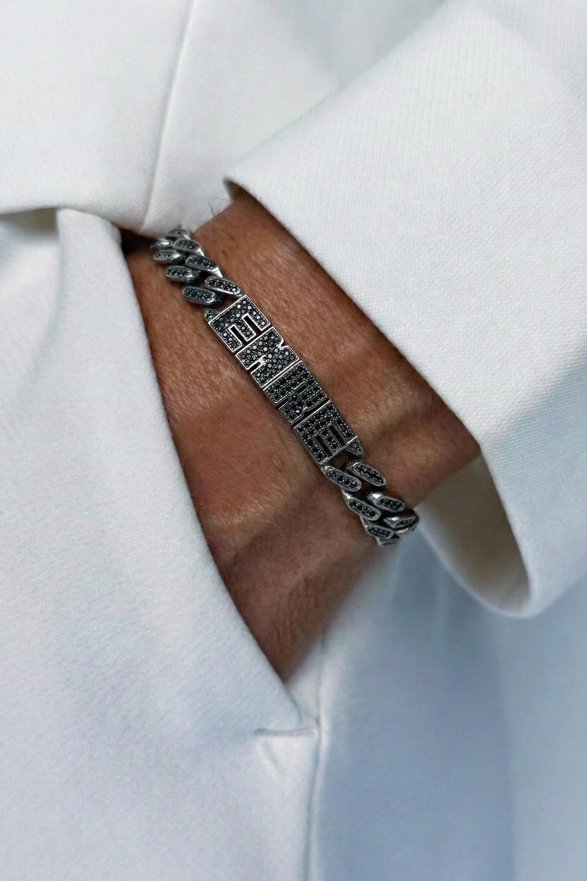 FRNCH 925 Ayar Gümüş Siyah Zirkon Taşlı İsim Yazılan Siyah Renk Erkek Bileklik FRJ12892-3892-S