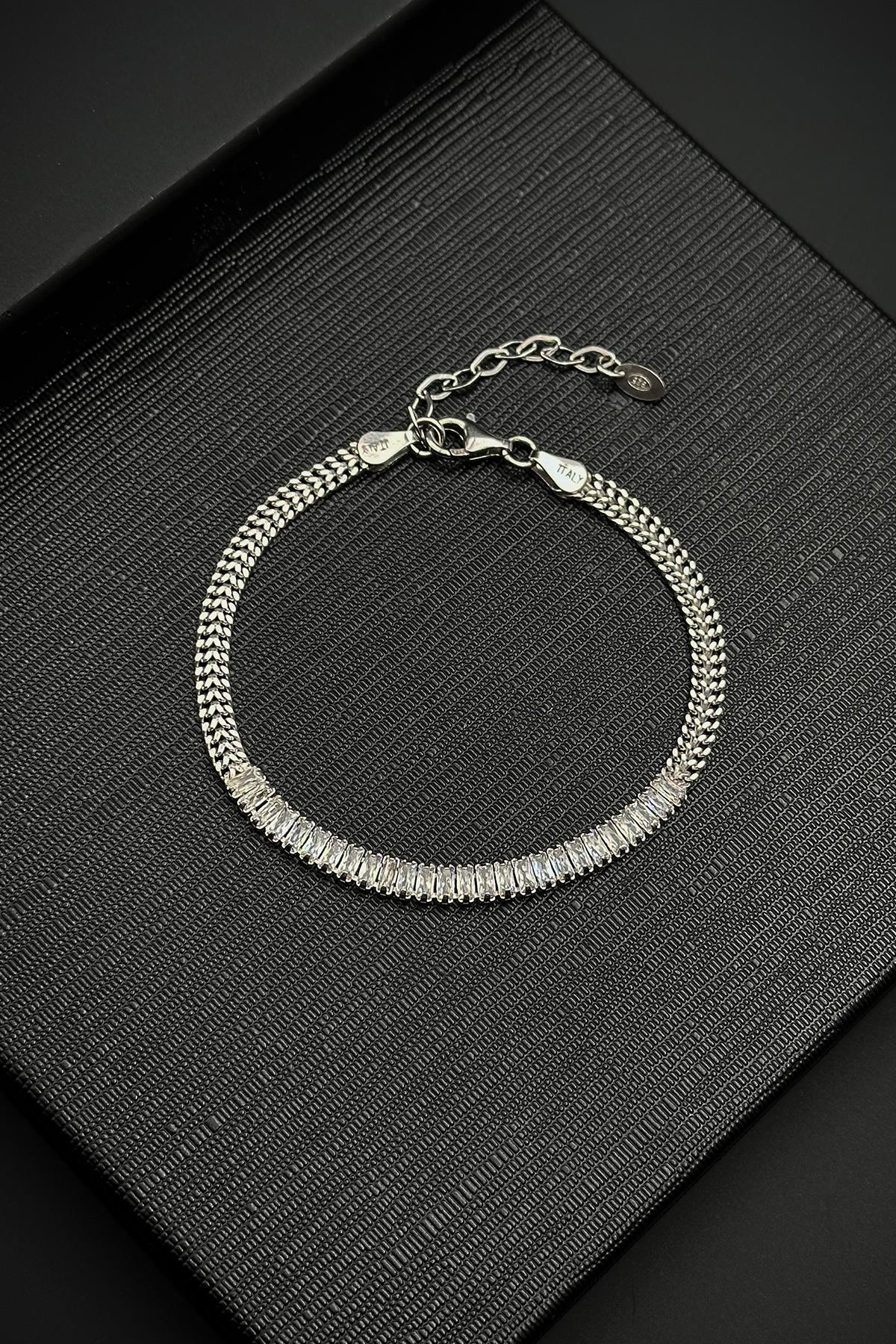 FRNCH 925 Ayar Gümüş ve Baget Zirkon Taşlı Gümüş Renk Erkek Bileklik FRJ12463-3463-A