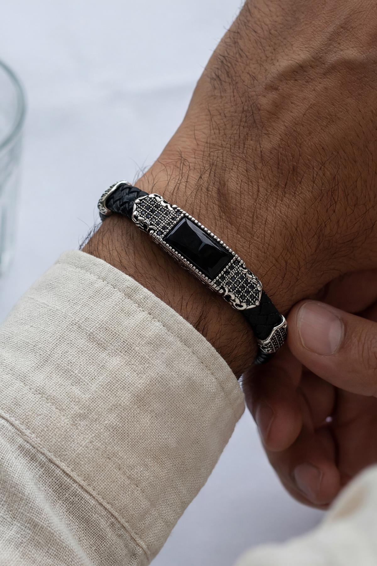 FRNCH 925 Ayar Gümüş ve Derili Siyah Zirkon Taşlı Siyah Renk Erkek Bileklik FRJ12911-3911-S