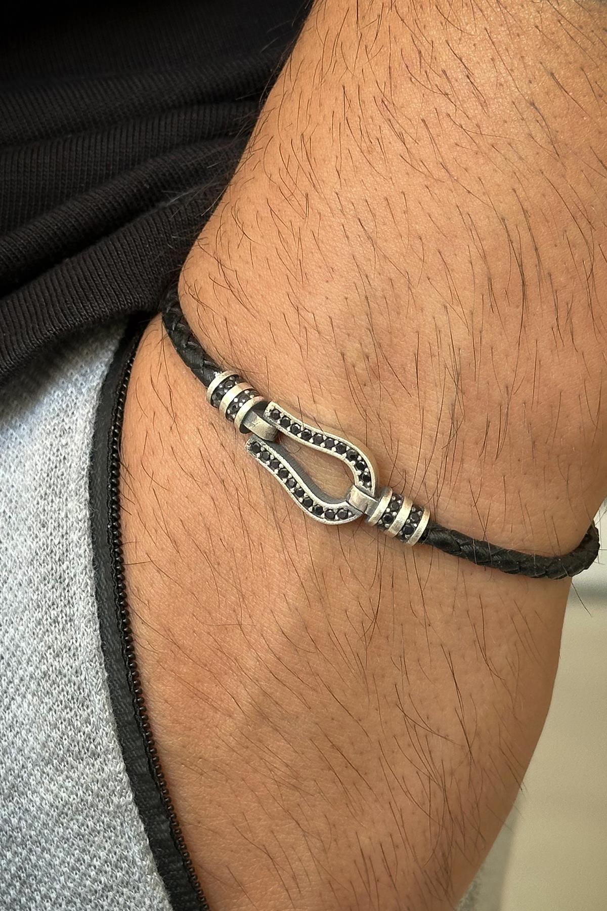 FRNCH 925 Ayar Gümüş ve Derili Zirkon Taşlı Siyah Renk Erkek Bileklik FRJ12621-3621-S