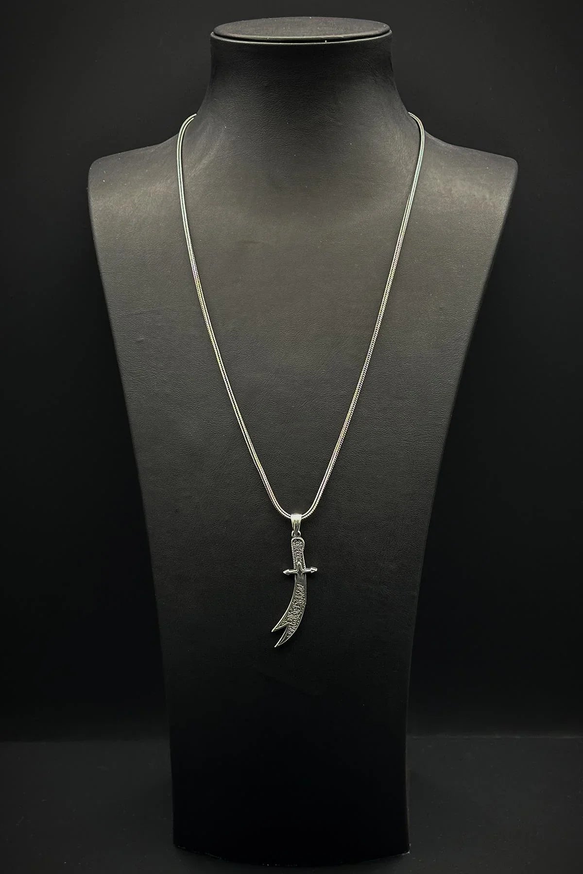 FRNCH 925 Ayar Gümüş ve Hz.Ali Kılıcı Figürlü Gümüş Renk Erkek Kolye FRJ30714-814-A4