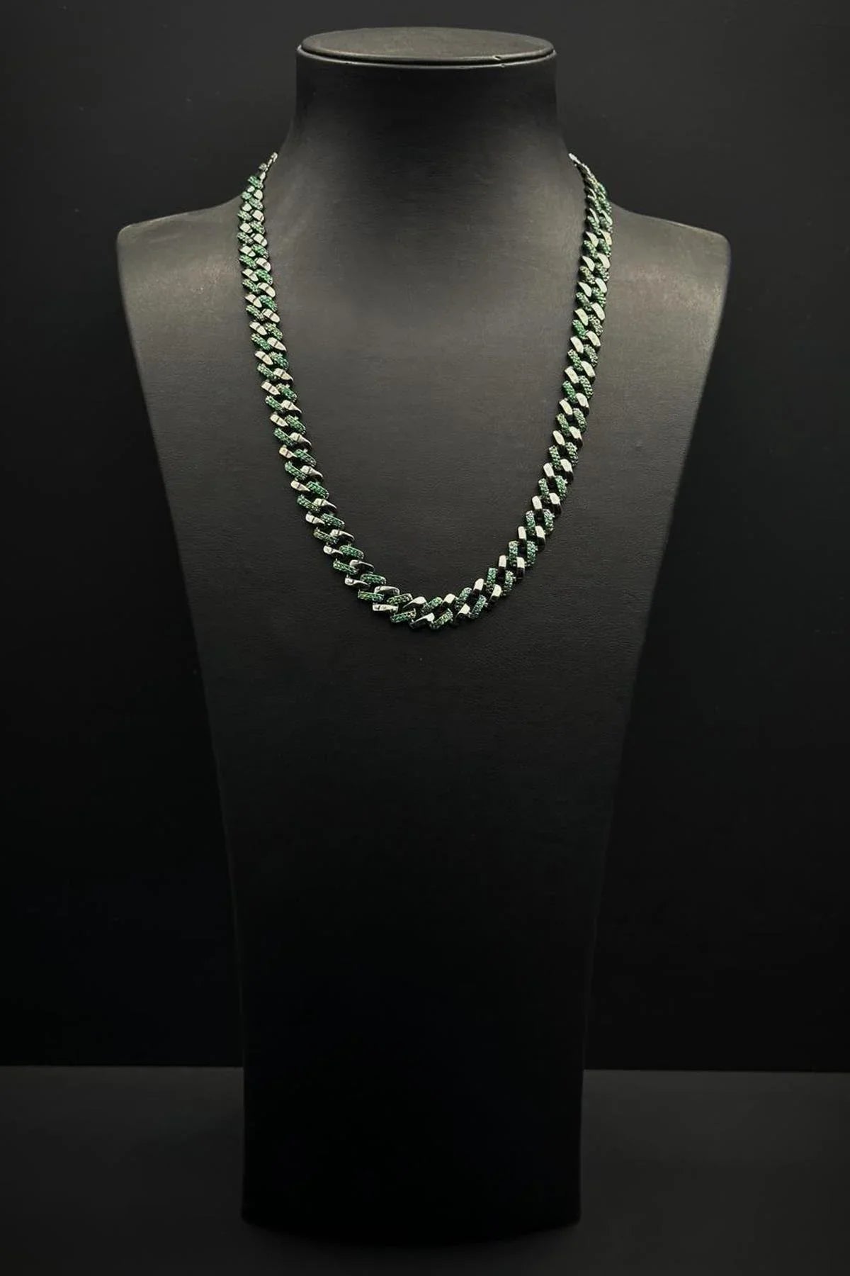 FRNCH 925 Ayar Gümüş Yeşil Zirkon Taşlı Füme Renk Erkek Kolye FRJ30938-1038-Y